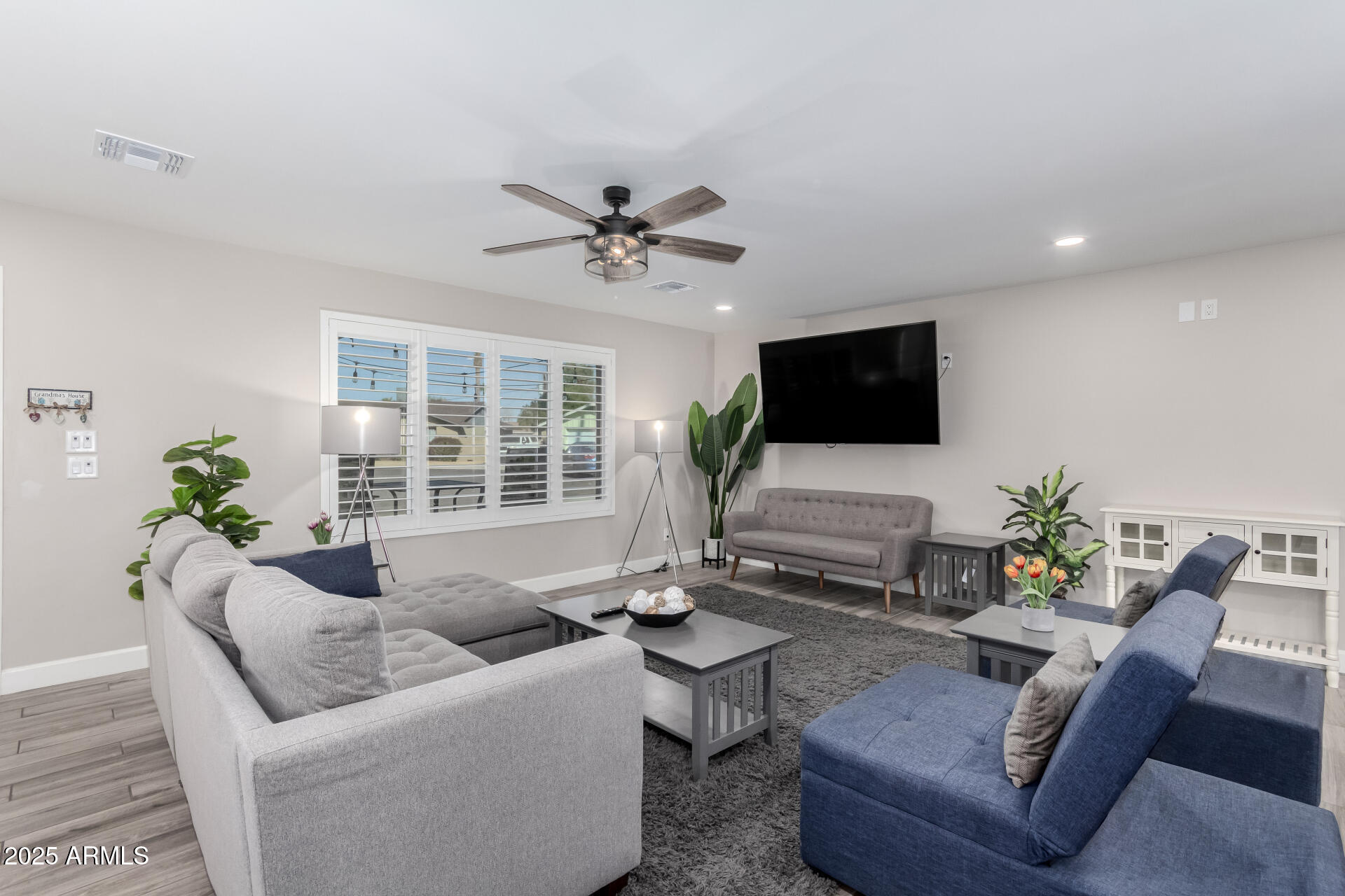 8431 E STELLA Lane, Scottsdale