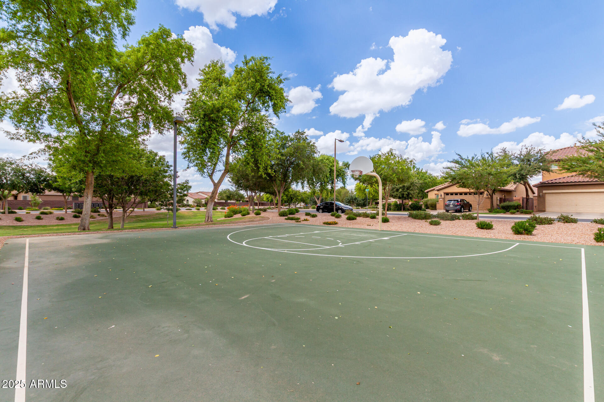 472 W DRAGON TREE Avenue