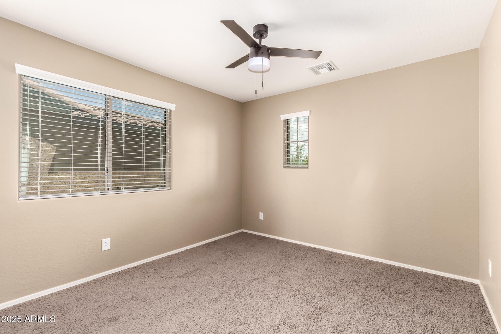 472 W DRAGON TREE Avenue