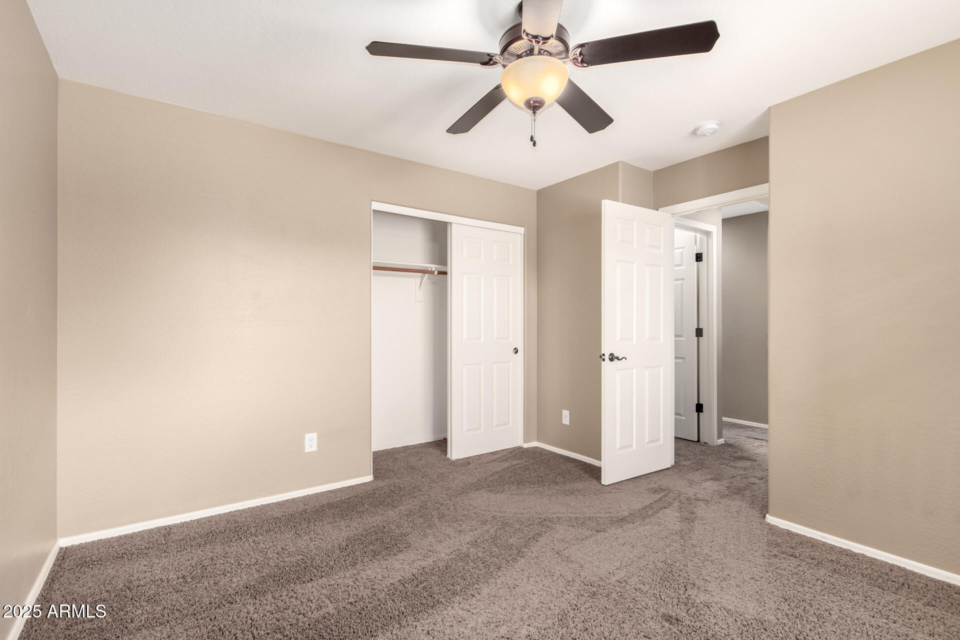 472 W DRAGON TREE Avenue