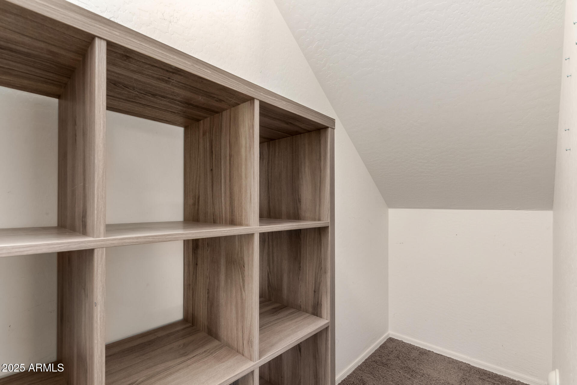 472 W DRAGON TREE Avenue