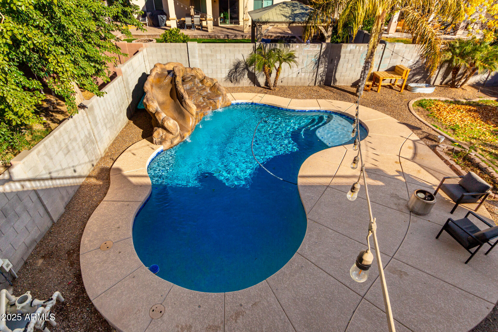 472 W DRAGON TREE Avenue