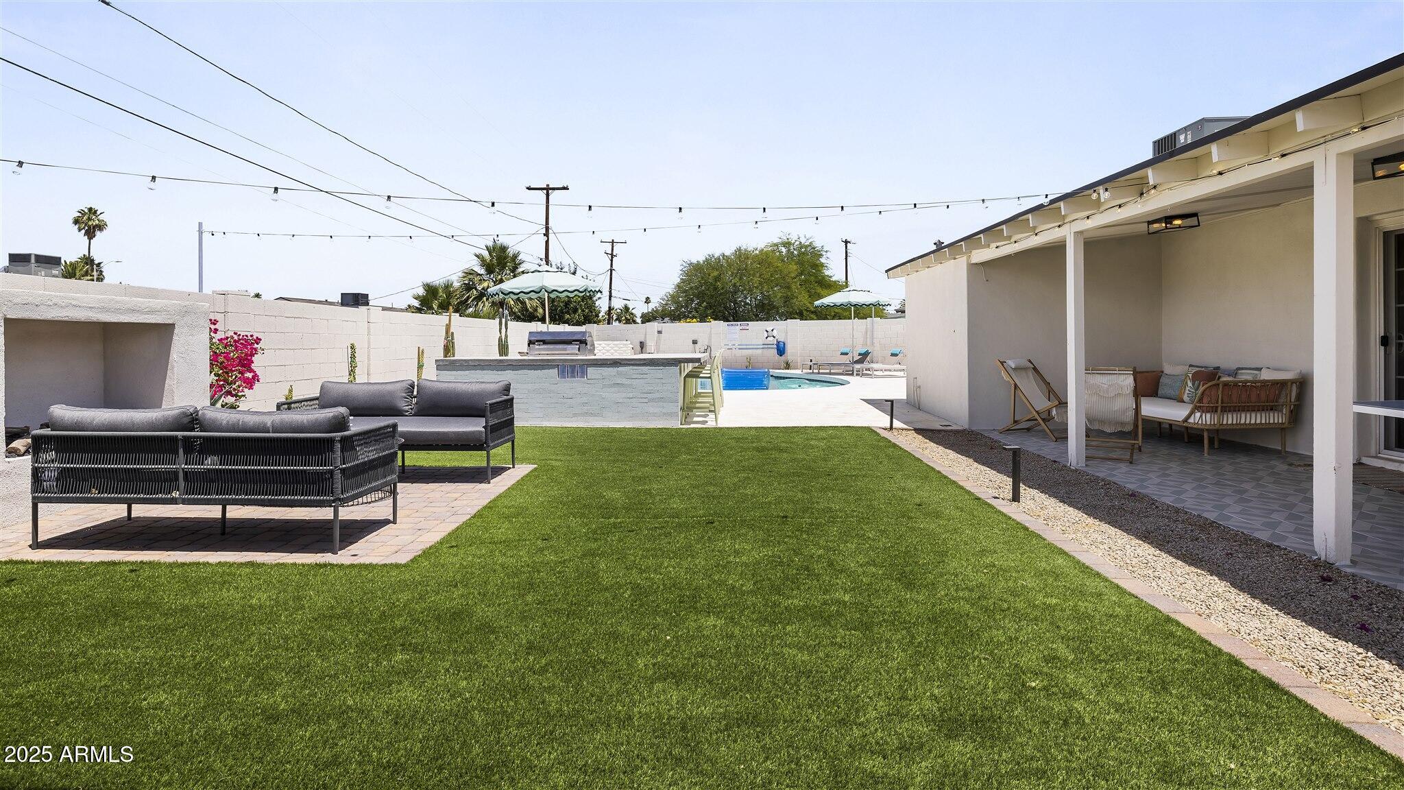 8640 E DIANNA Drive