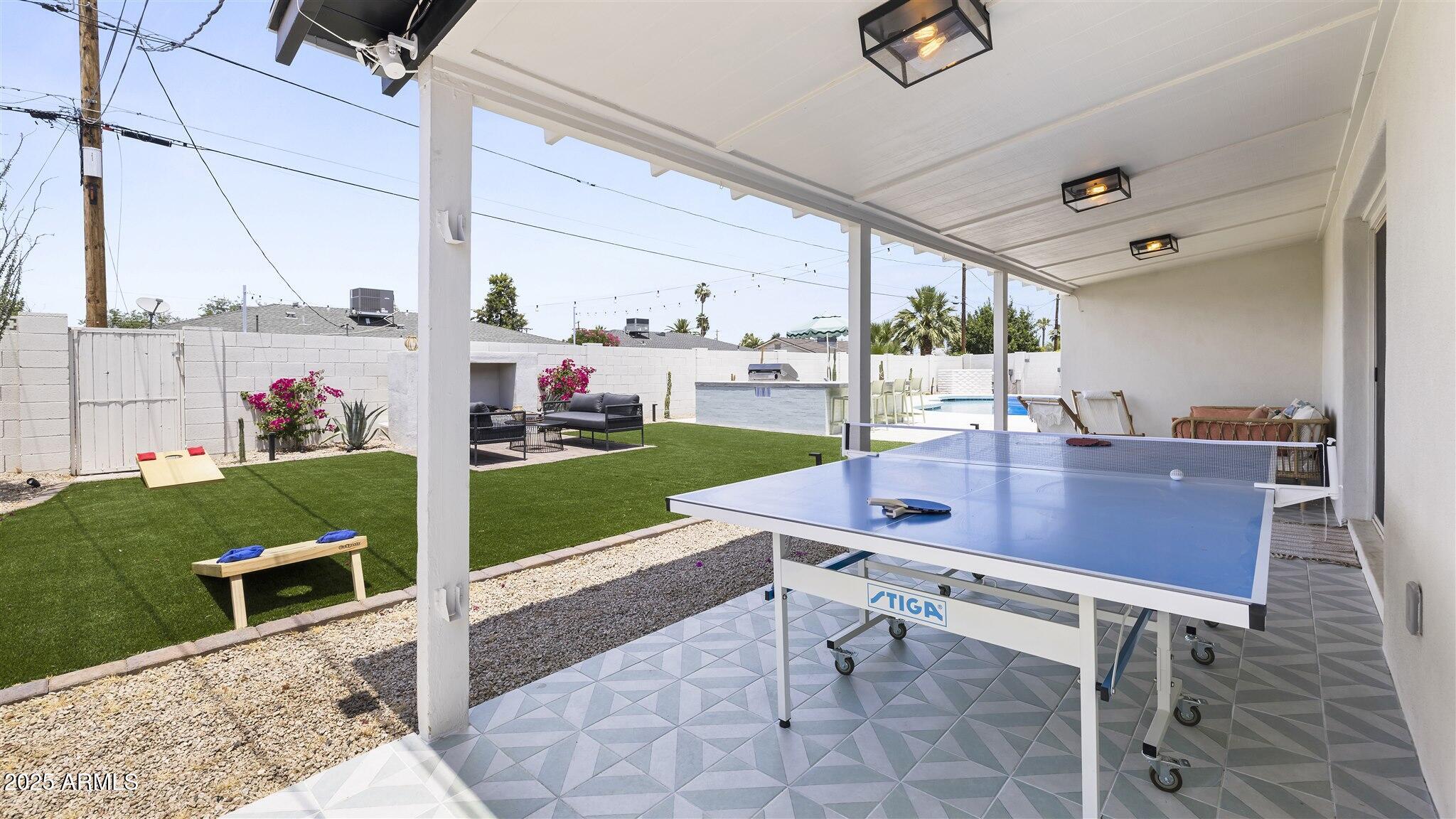 8640 E DIANNA Drive