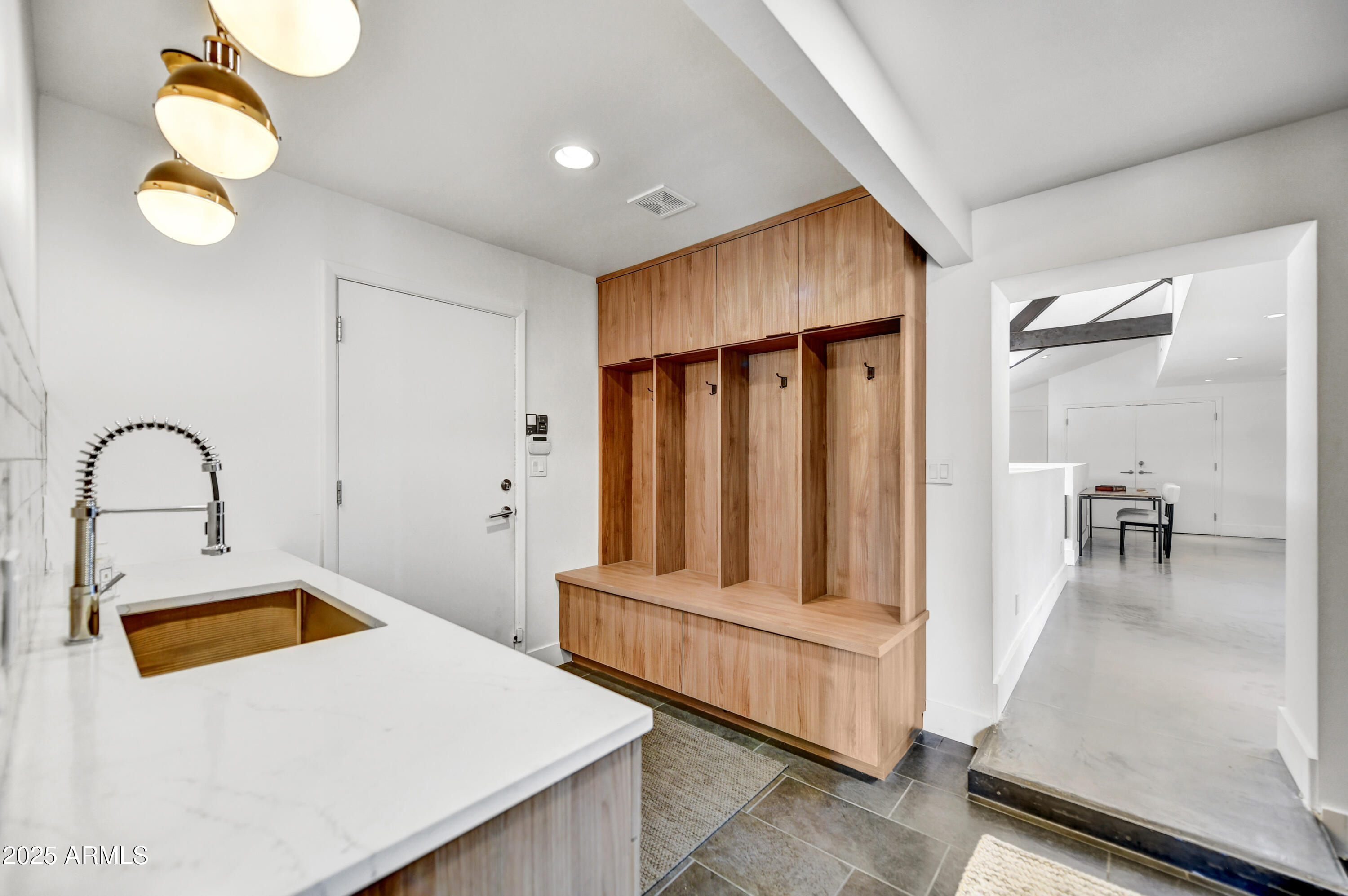 11801 N SUNDOWN Drive