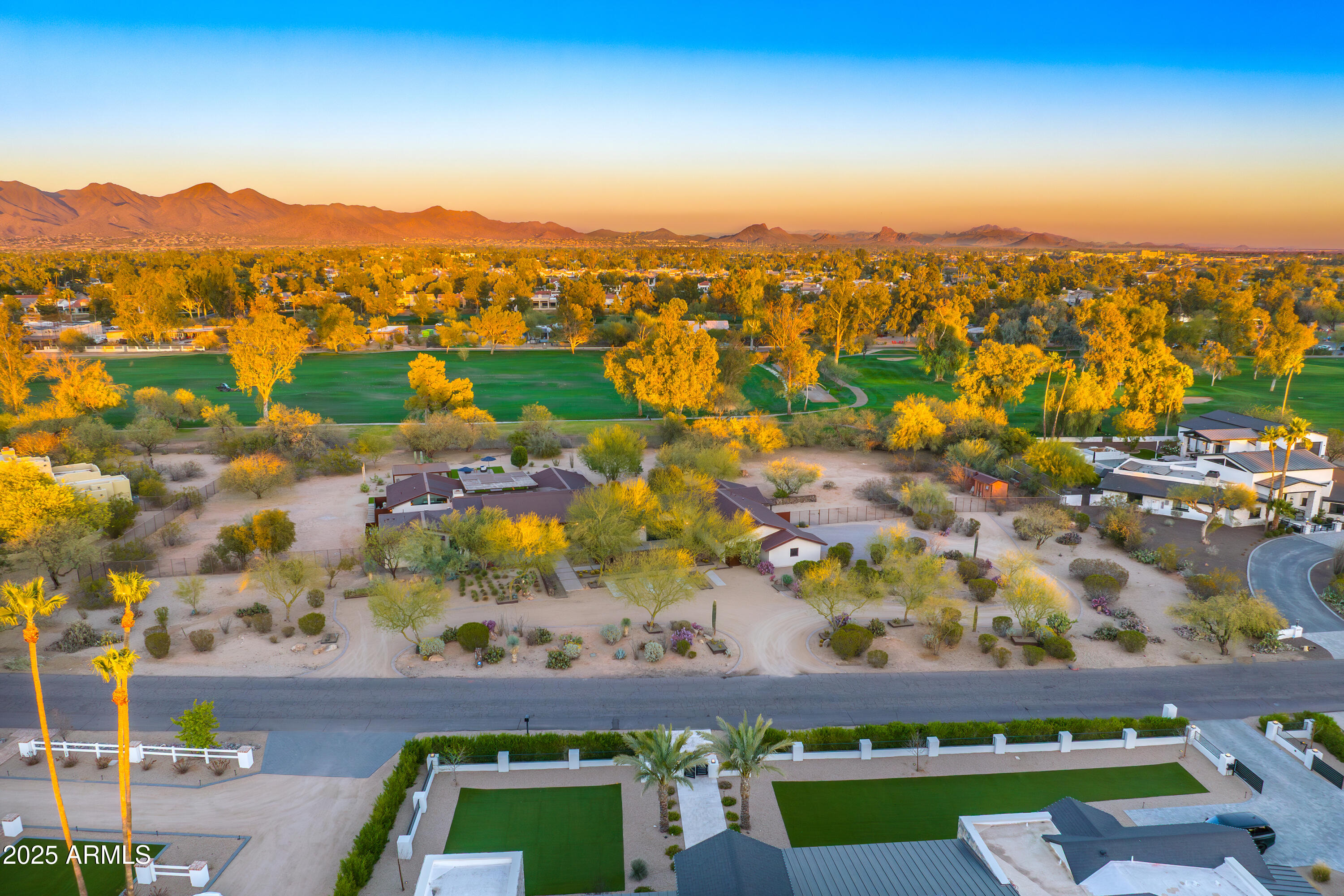 11801 N SUNDOWN Drive