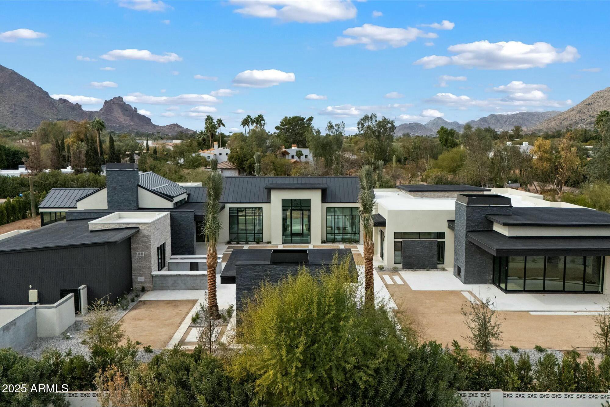 6822 E SOLCITO Lane