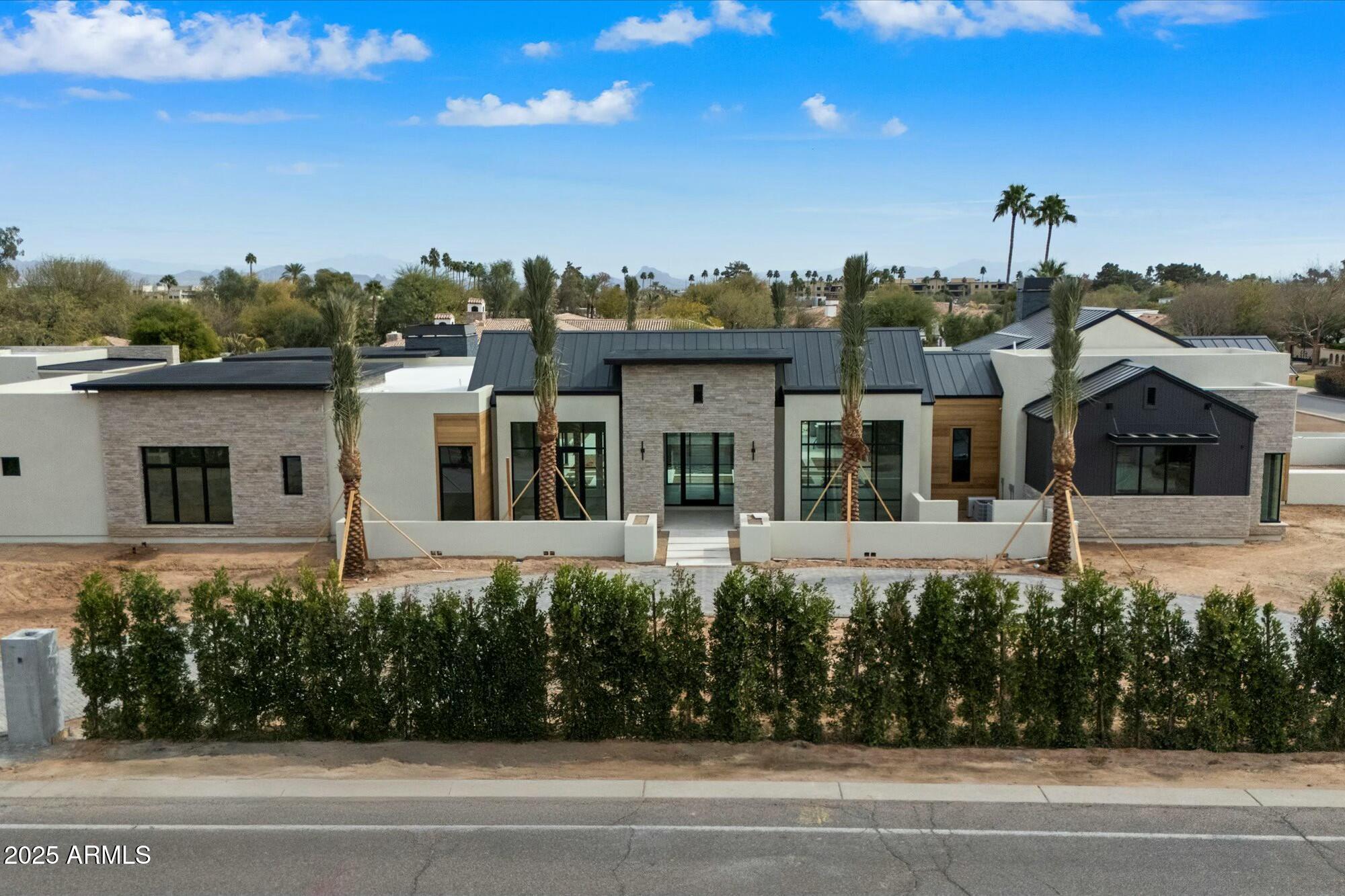 6822 E SOLCITO Lane