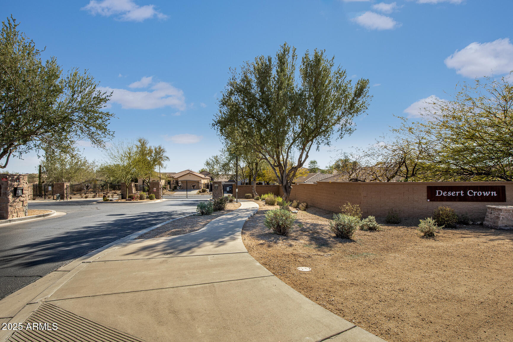 2423 W BRAMBLE BERRY Lane