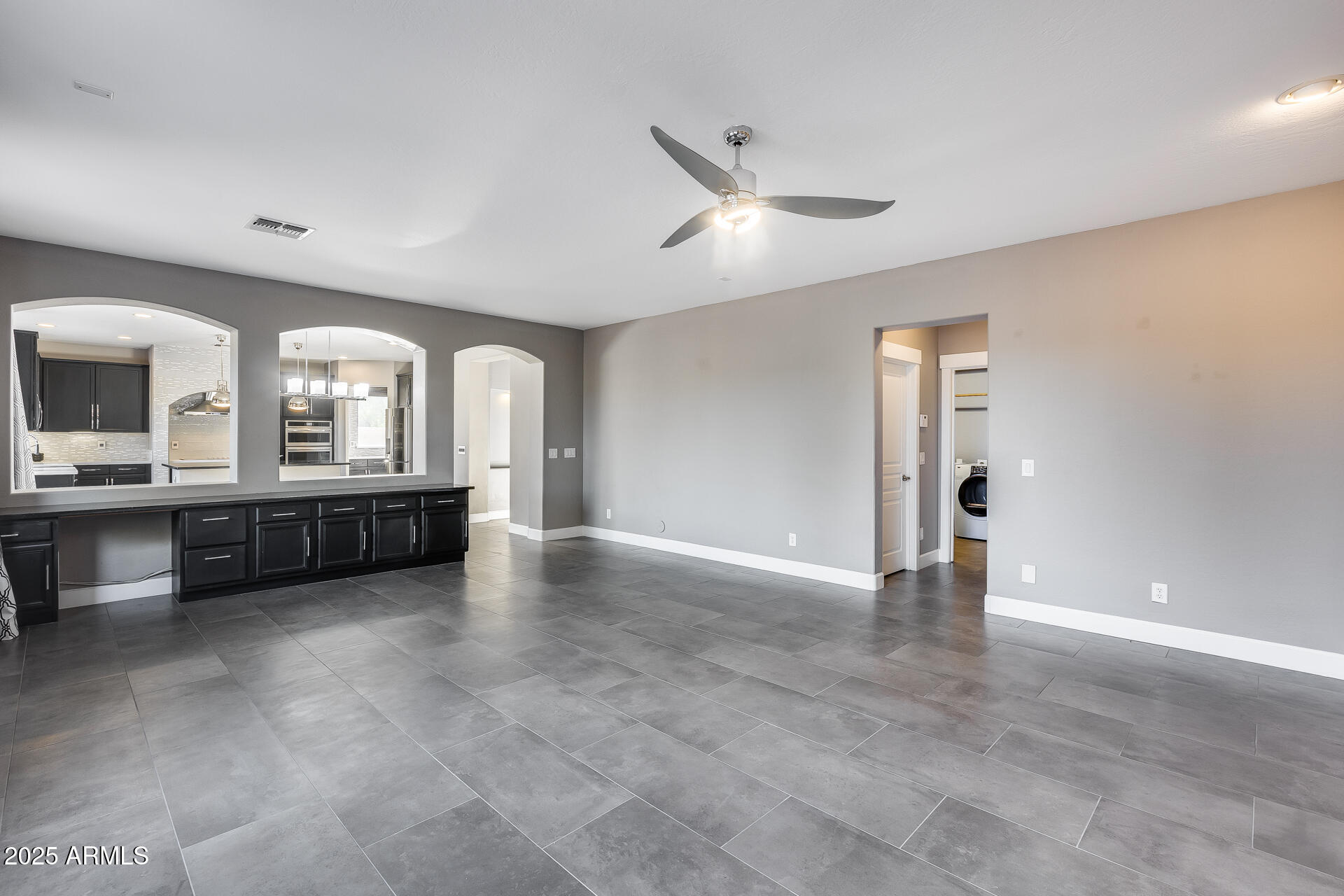 2423 W BRAMBLE BERRY Lane