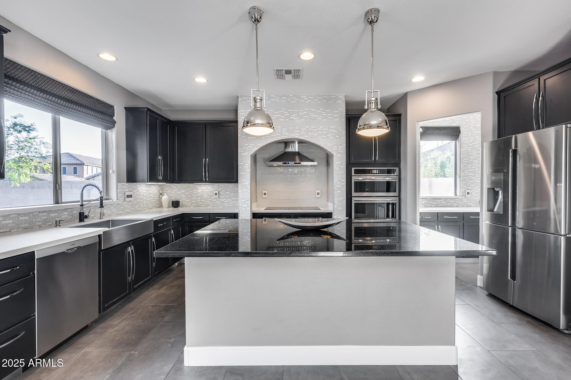 2423 W BRAMBLE BERRY Lane