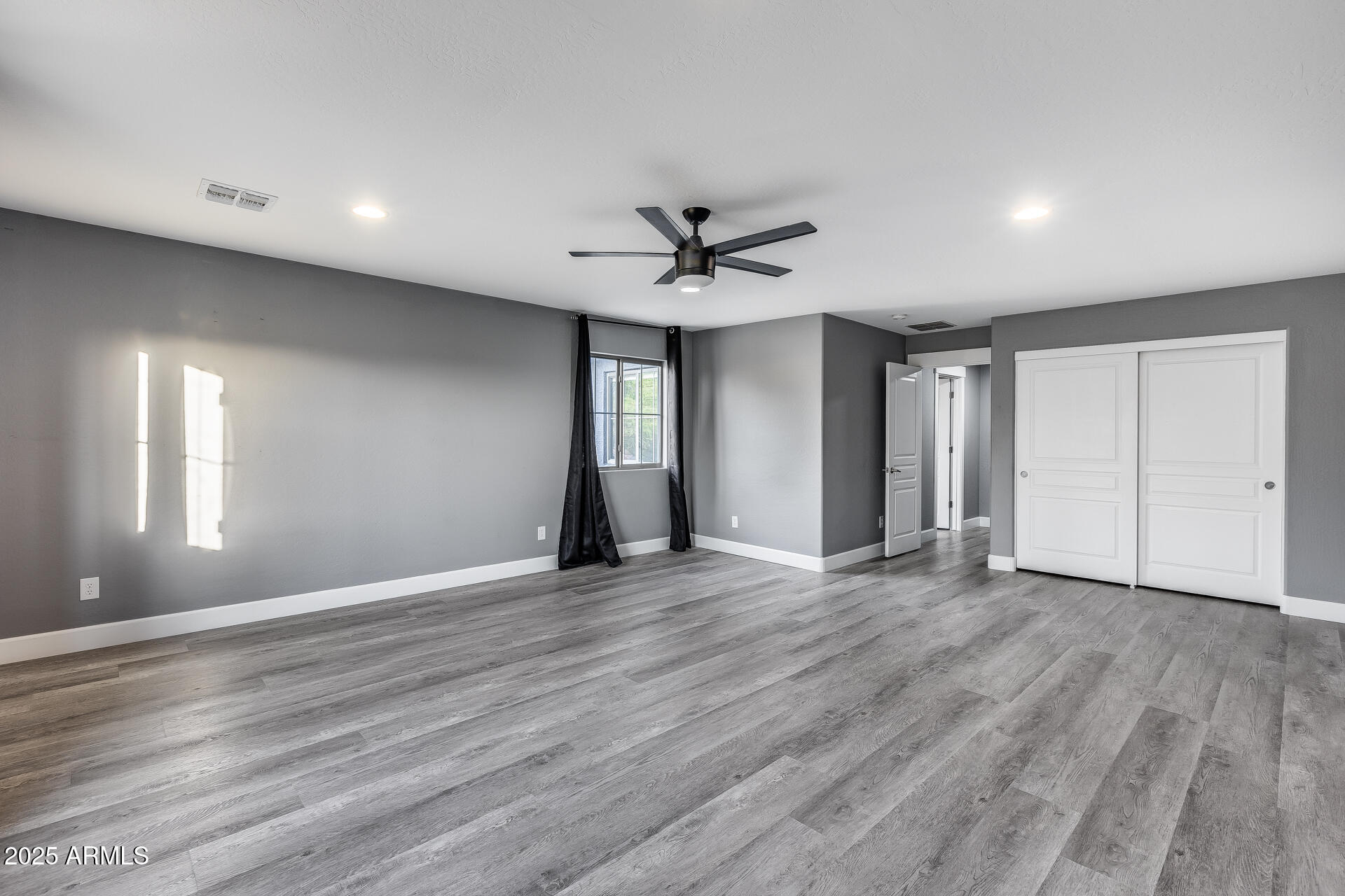 2423 W BRAMBLE BERRY Lane