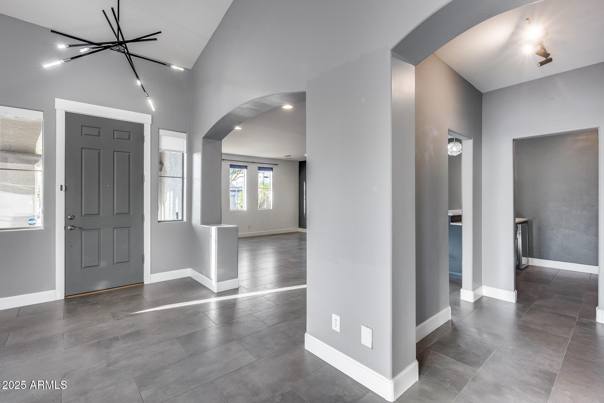 2423 W BRAMBLE BERRY Lane