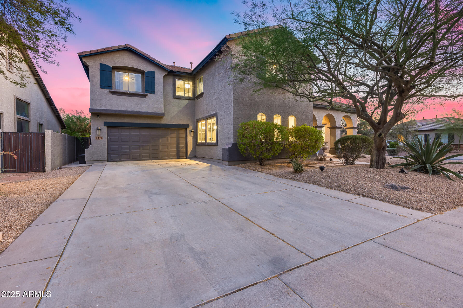 2423 W BRAMBLE BERRY Lane