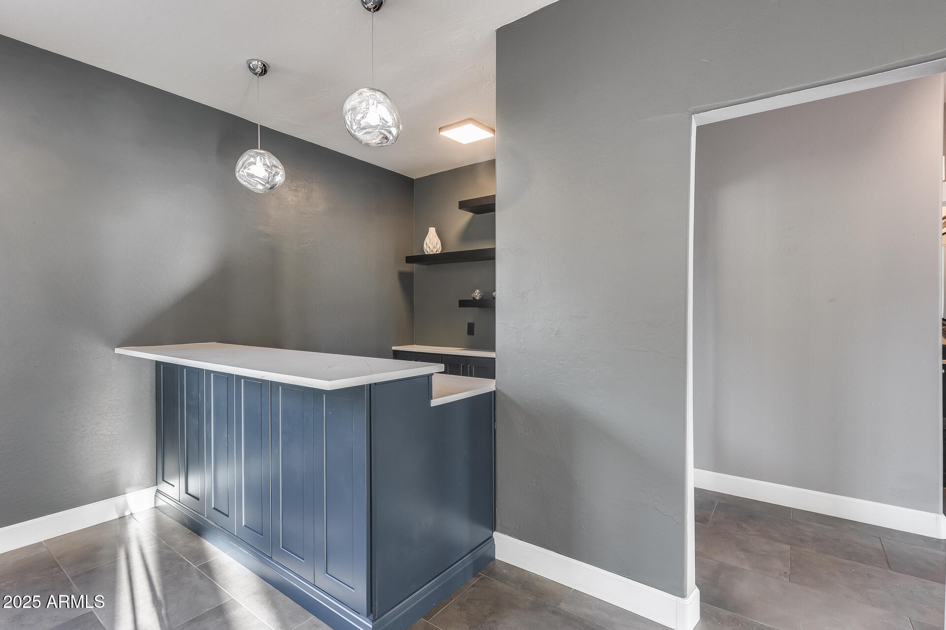 2423 W BRAMBLE BERRY Lane