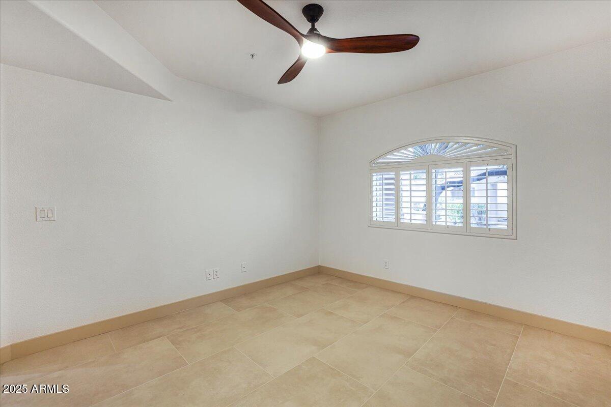8653 E ROYAL PALM Road, 1006