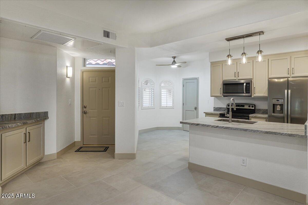 8653 E ROYAL PALM Road, 1006