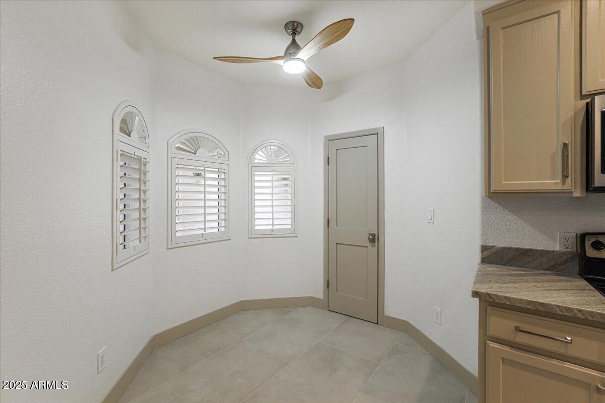 8653 E ROYAL PALM Road, 1006