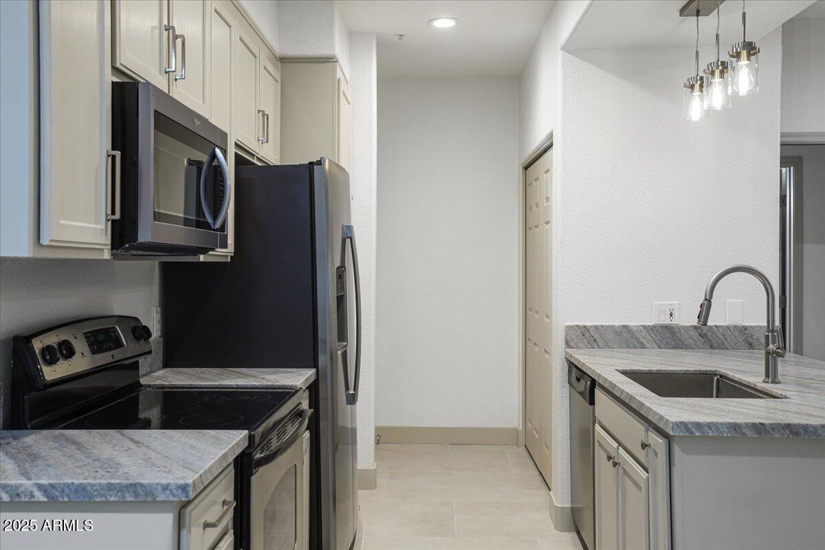 8653 E ROYAL PALM Road, 1006