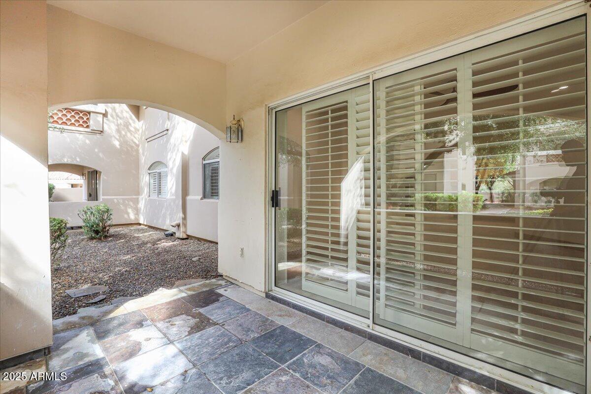 8653 E ROYAL PALM Road, 1006