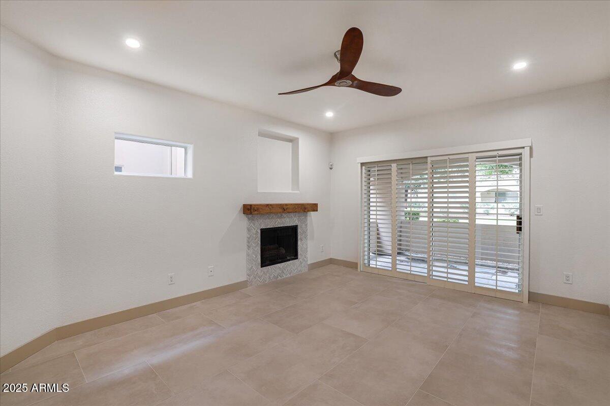 8653 E ROYAL PALM Road, 1006
