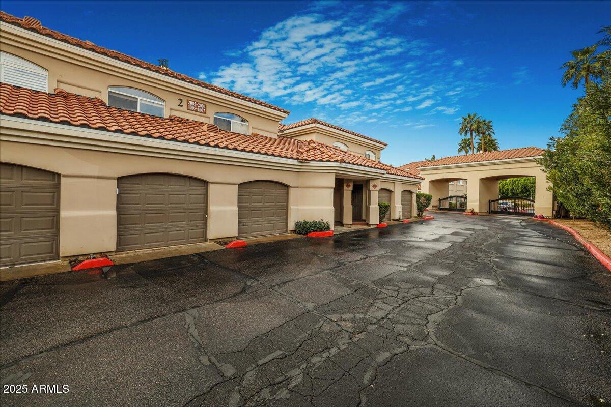 8653 E ROYAL PALM Road, 1006
