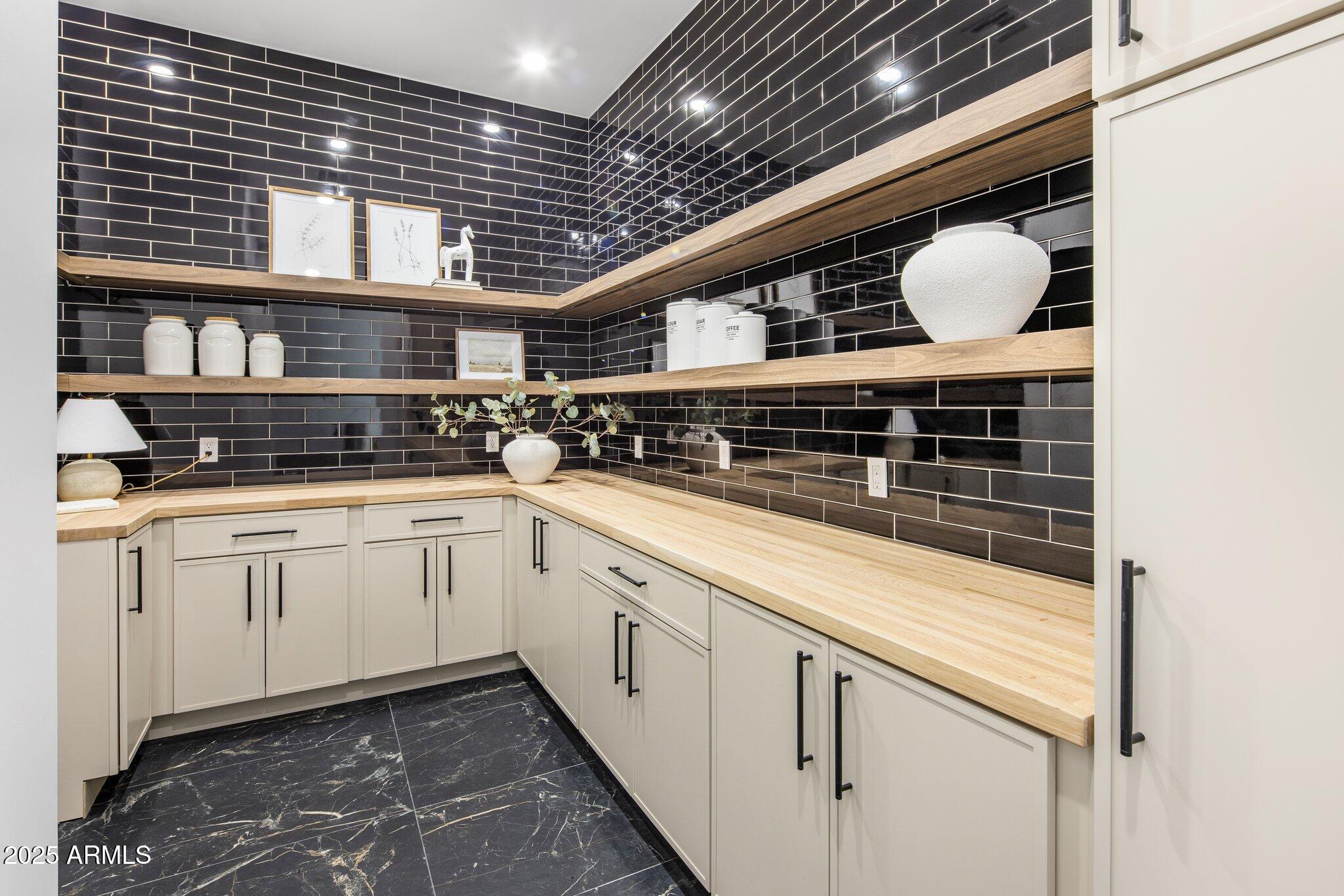 6439 E EUGIE Terrace