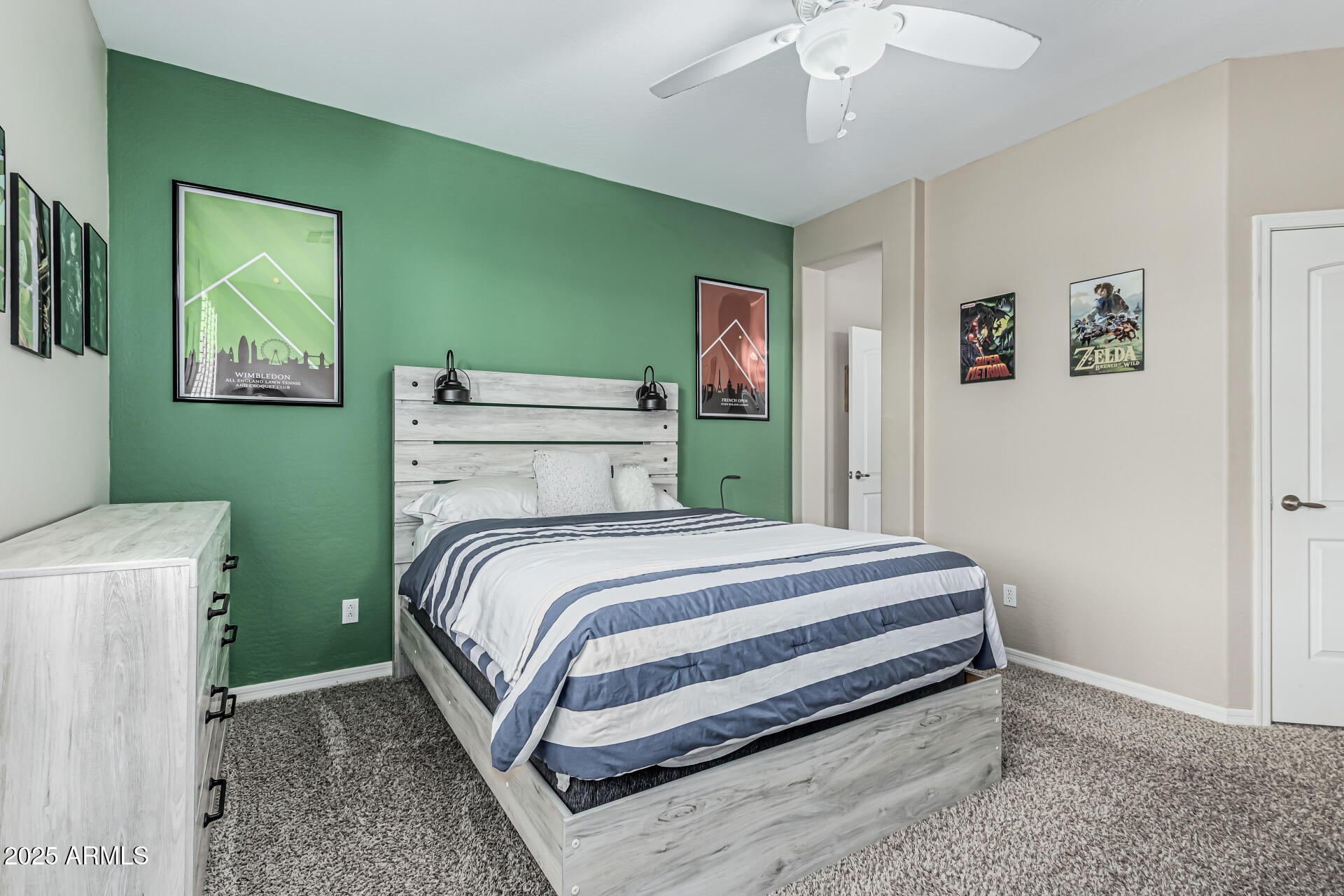 9113 W WHITE FEATHER Lane