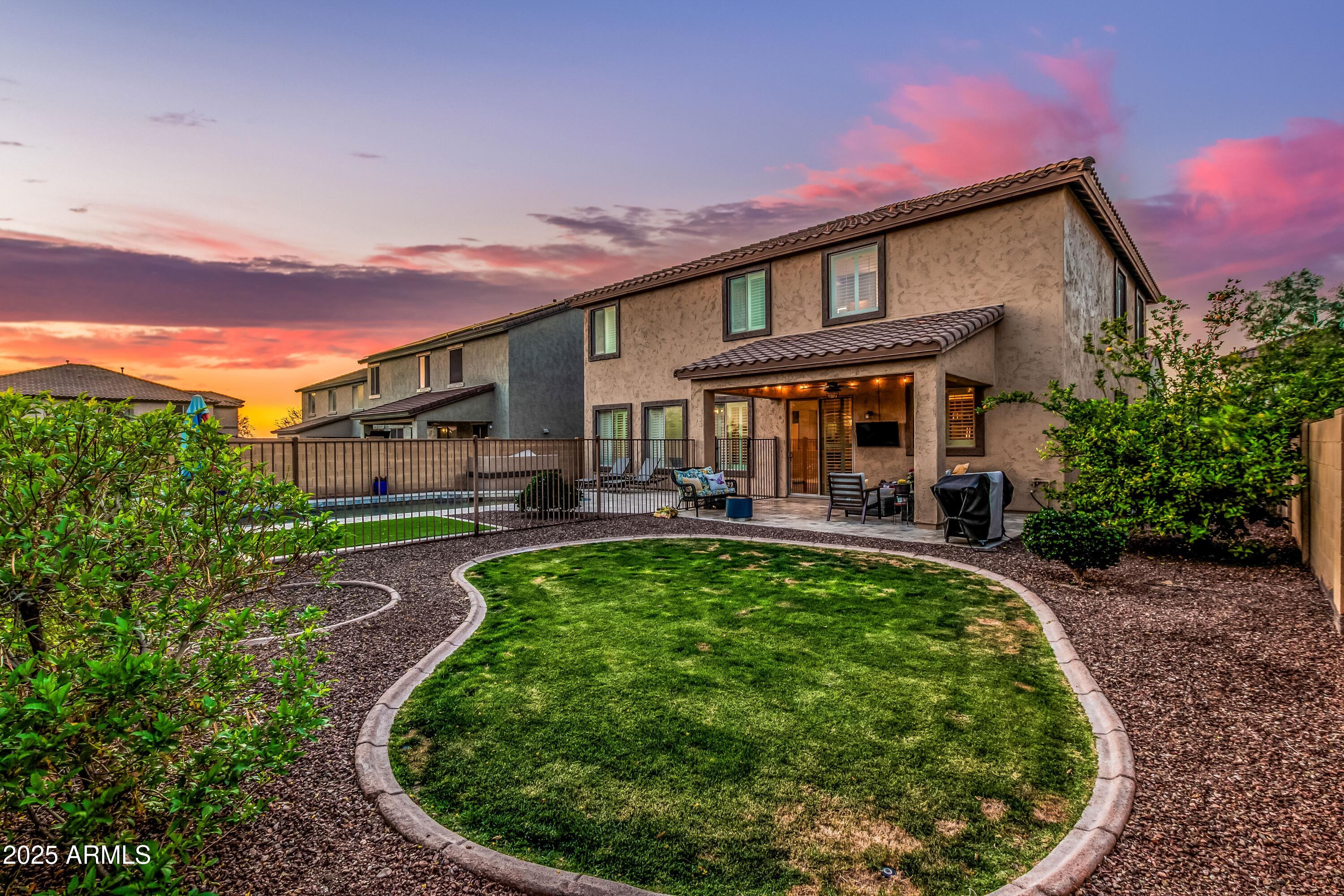 9113 W WHITE FEATHER Lane