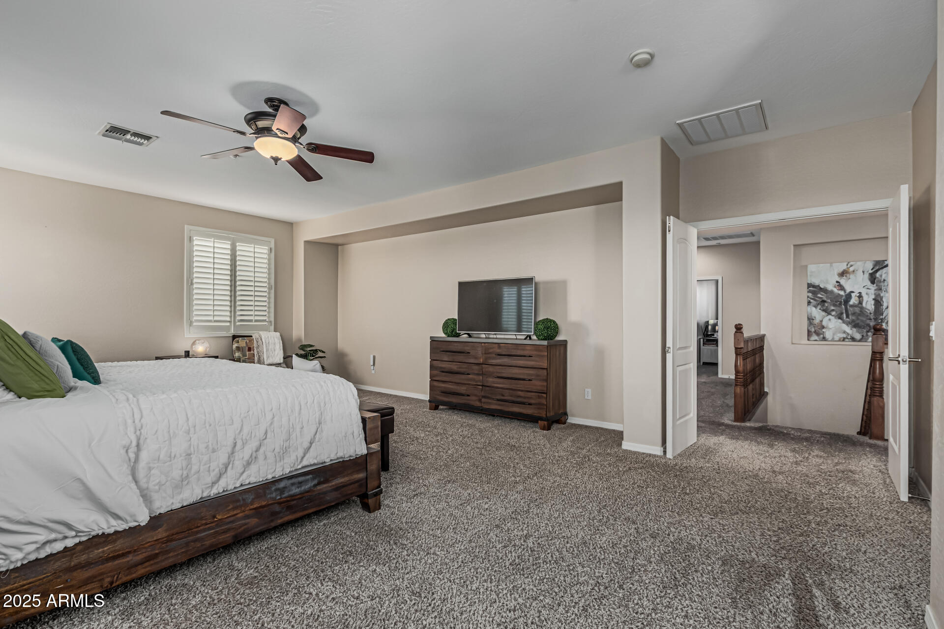 9113 W WHITE FEATHER Lane