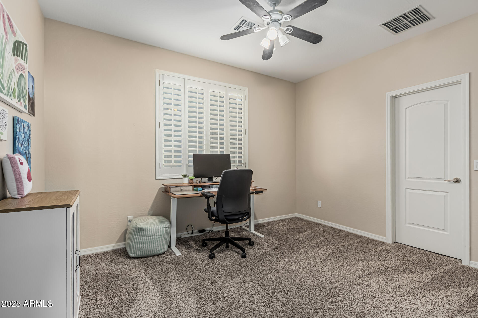 9113 W WHITE FEATHER Lane