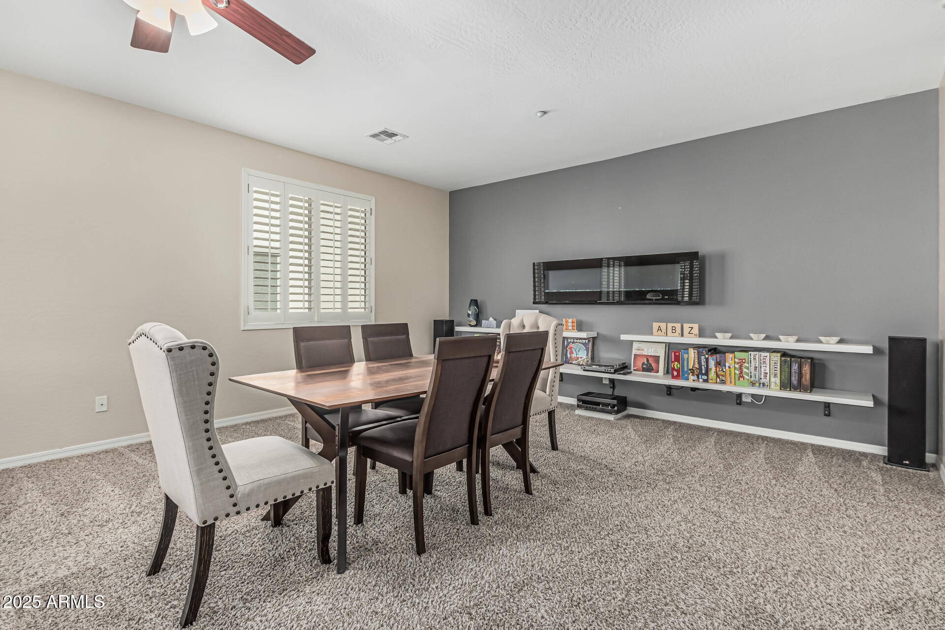 9113 W WHITE FEATHER Lane