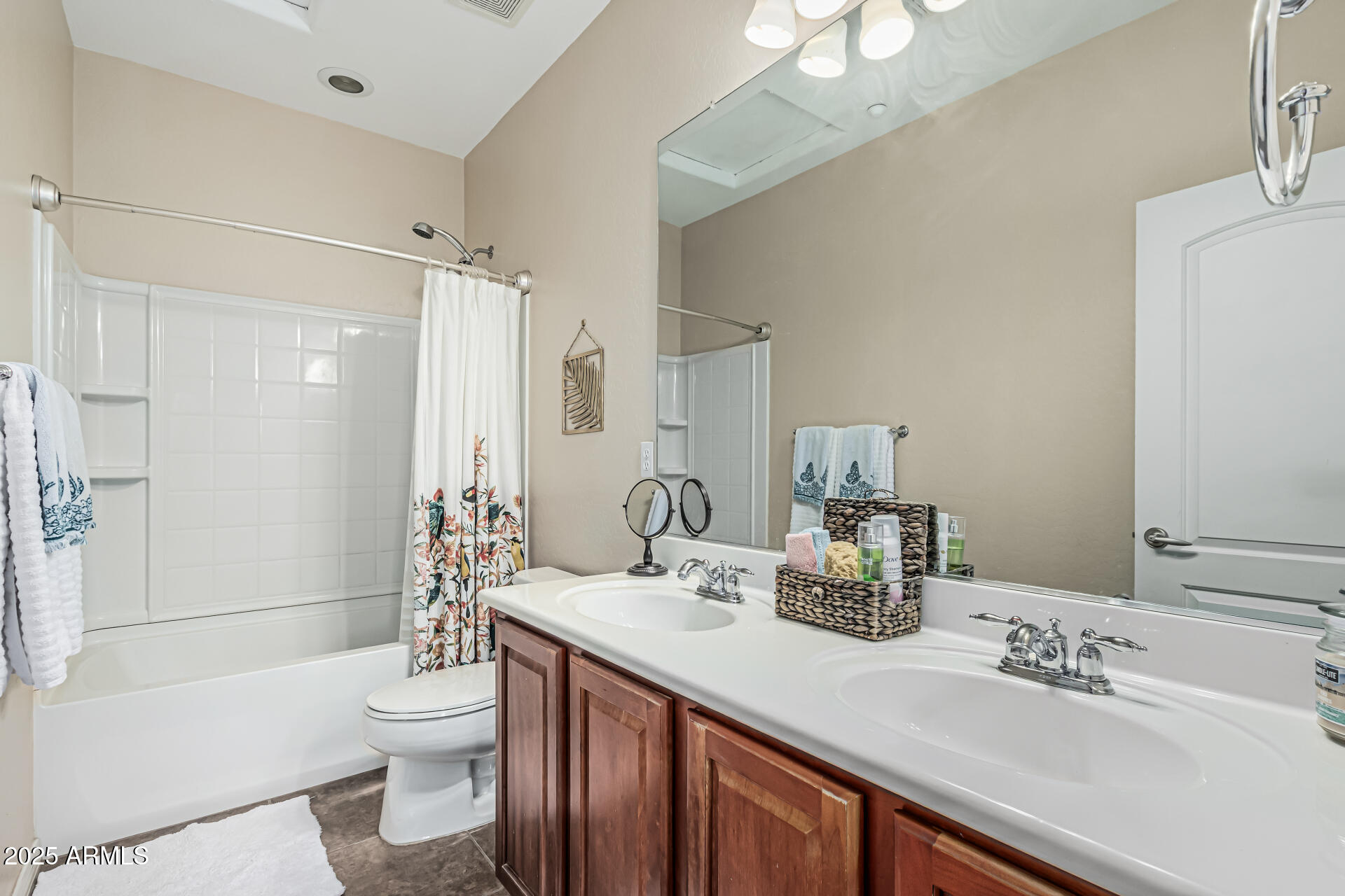 9113 W WHITE FEATHER Lane