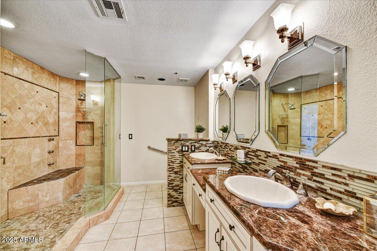 7700 E GAINEY RANCH Road, 124