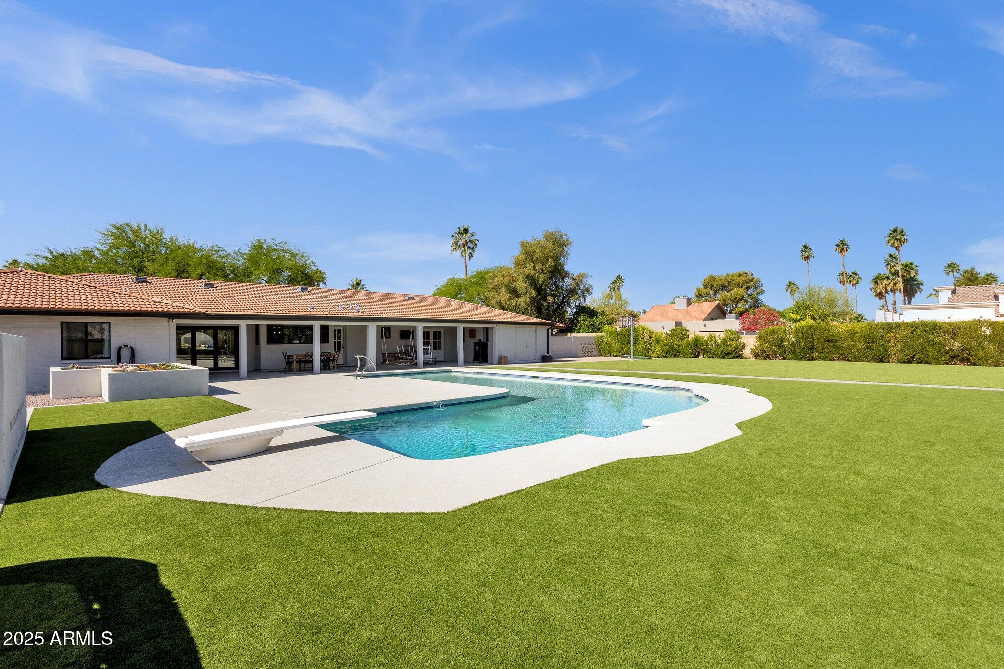 5112 E CHOLLA Street