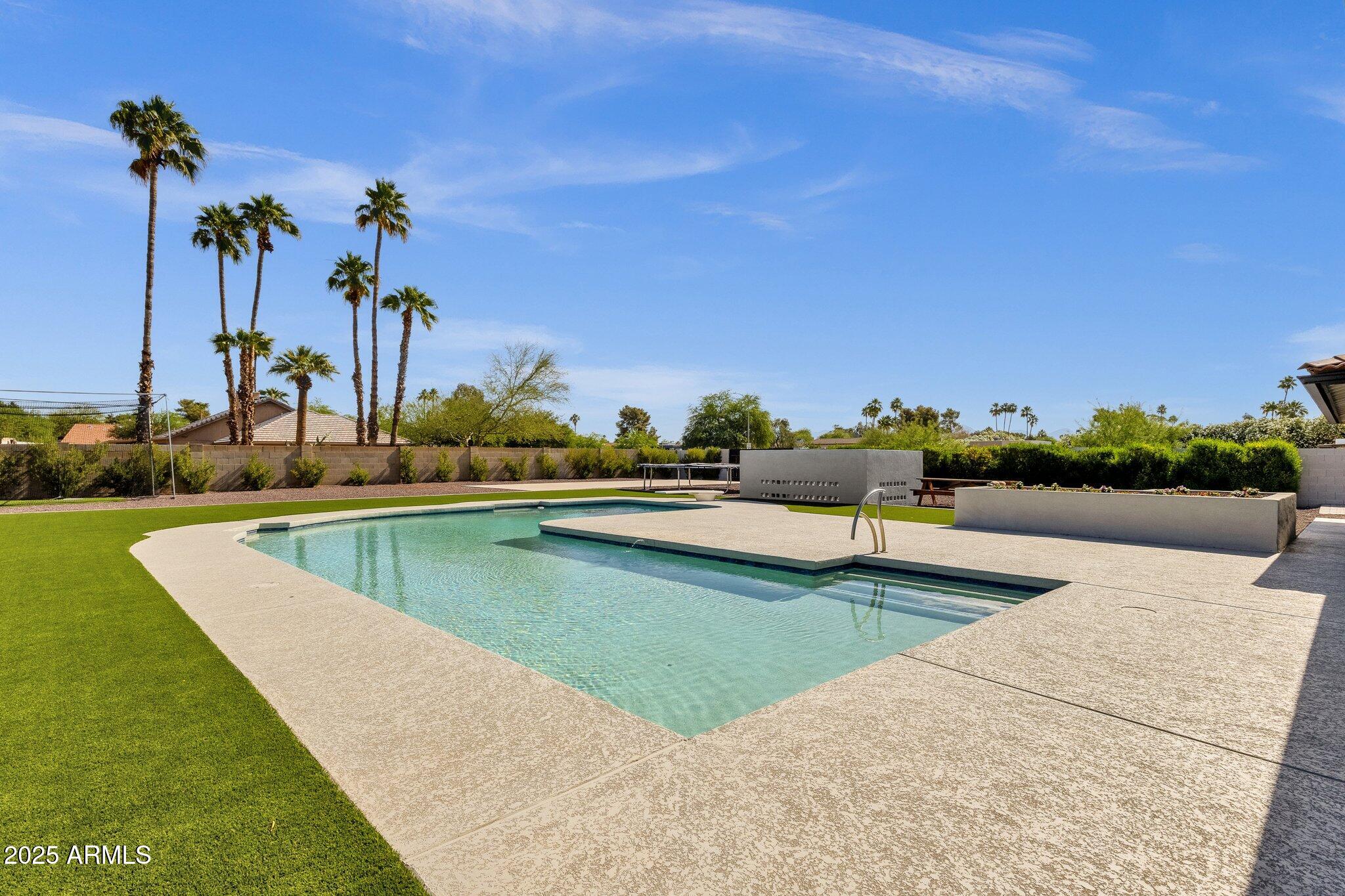 5112 E CHOLLA Street