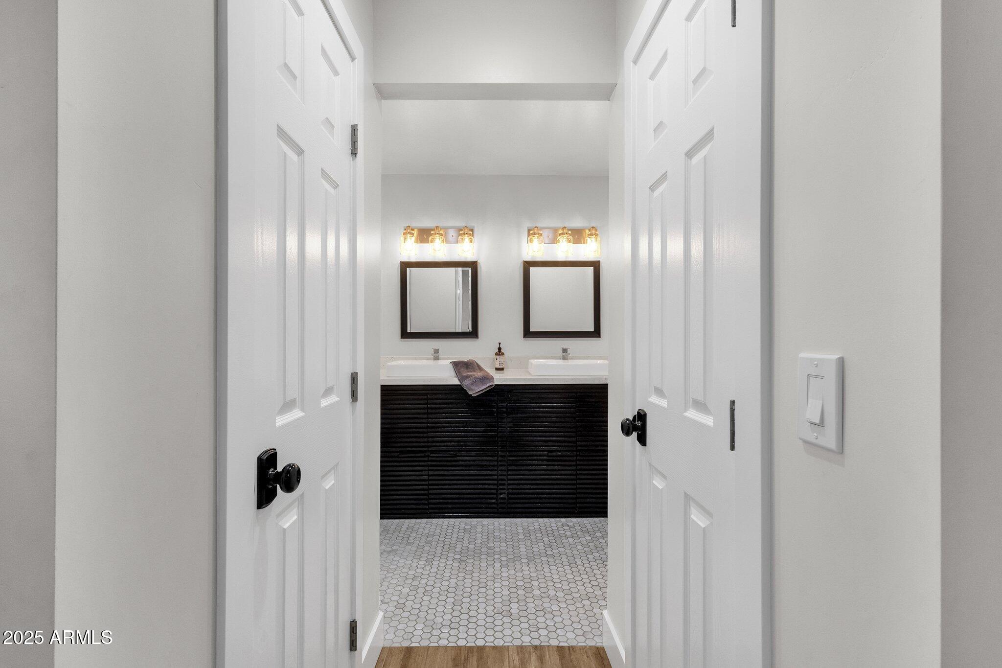 5112 E CHOLLA Street