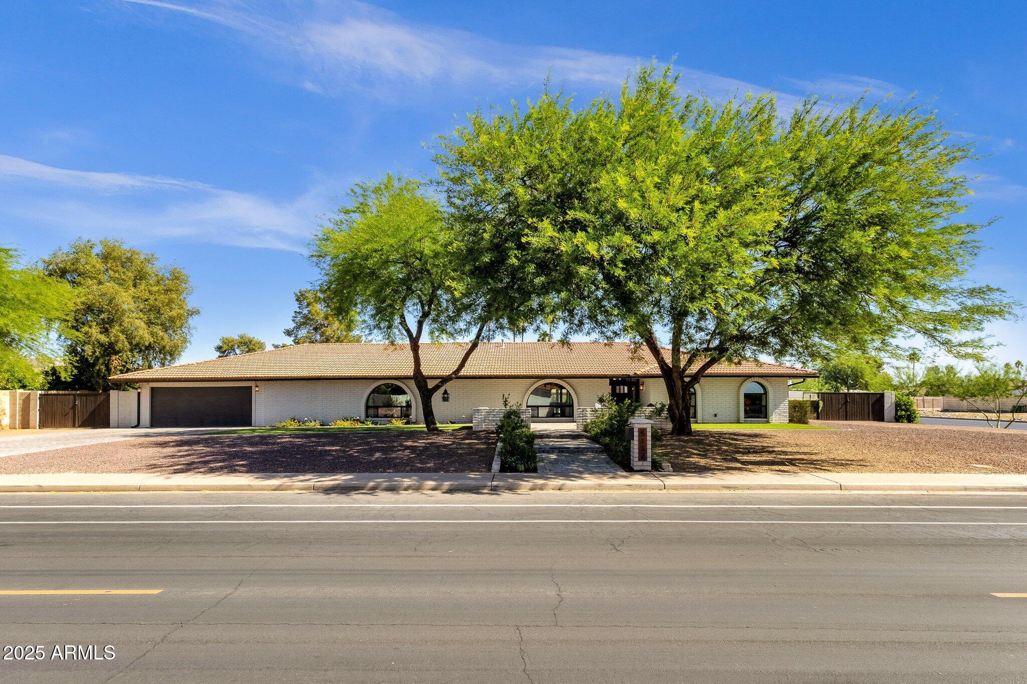 5112 E CHOLLA Street