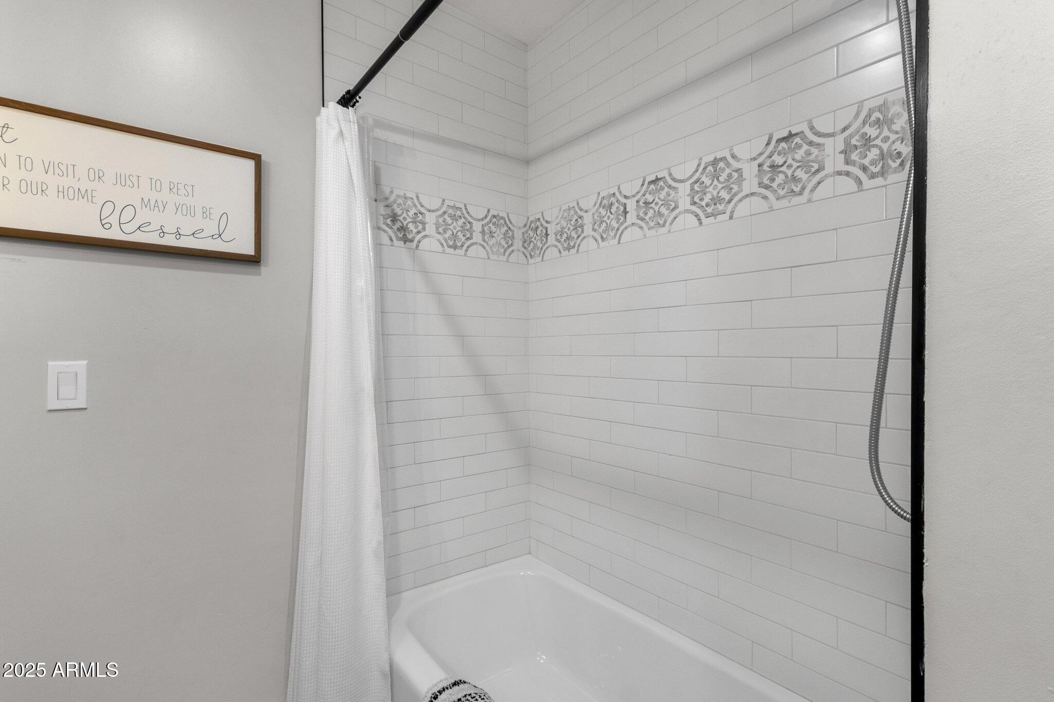 5112 E CHOLLA Street