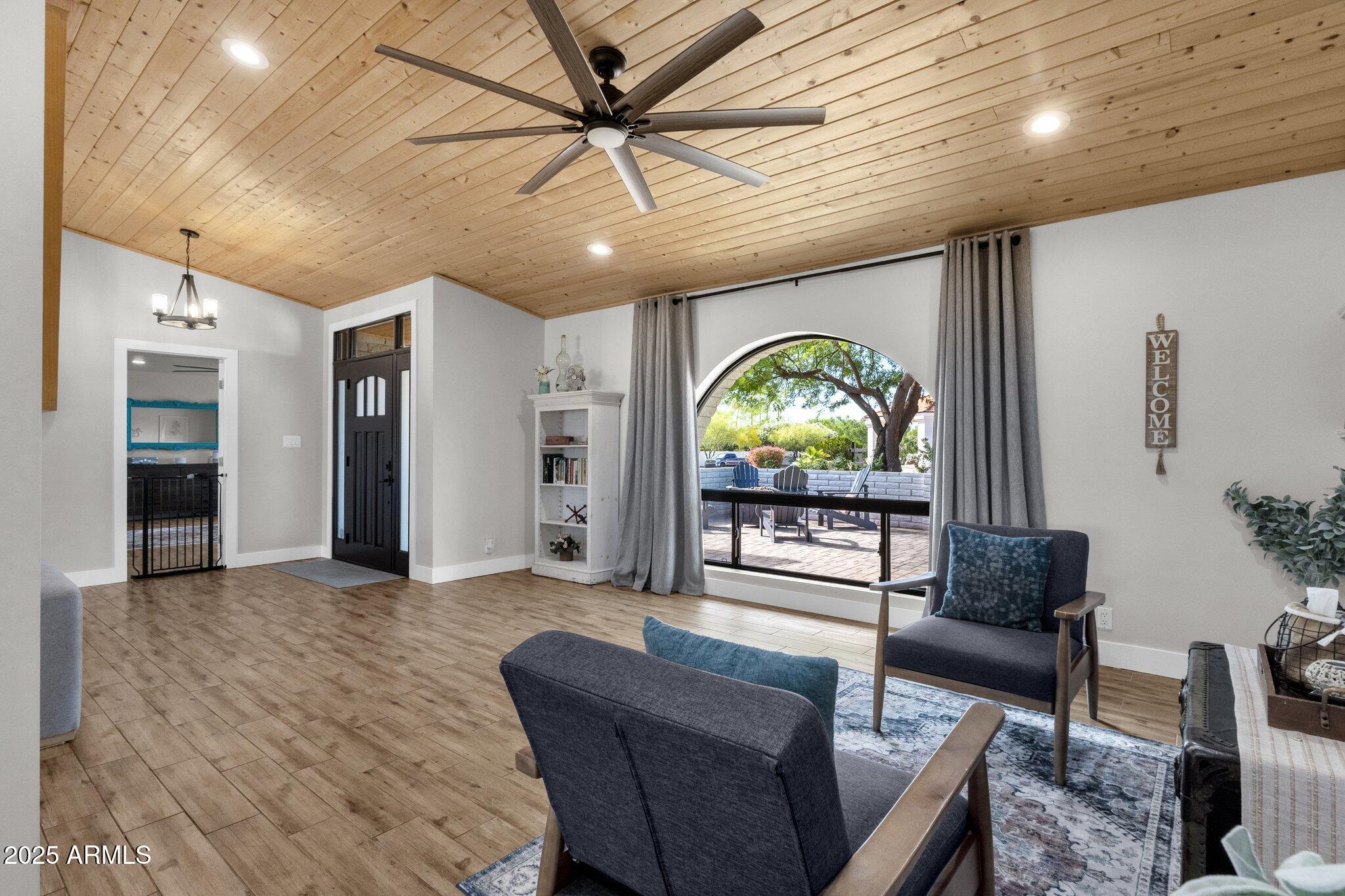 5112 E CHOLLA Street