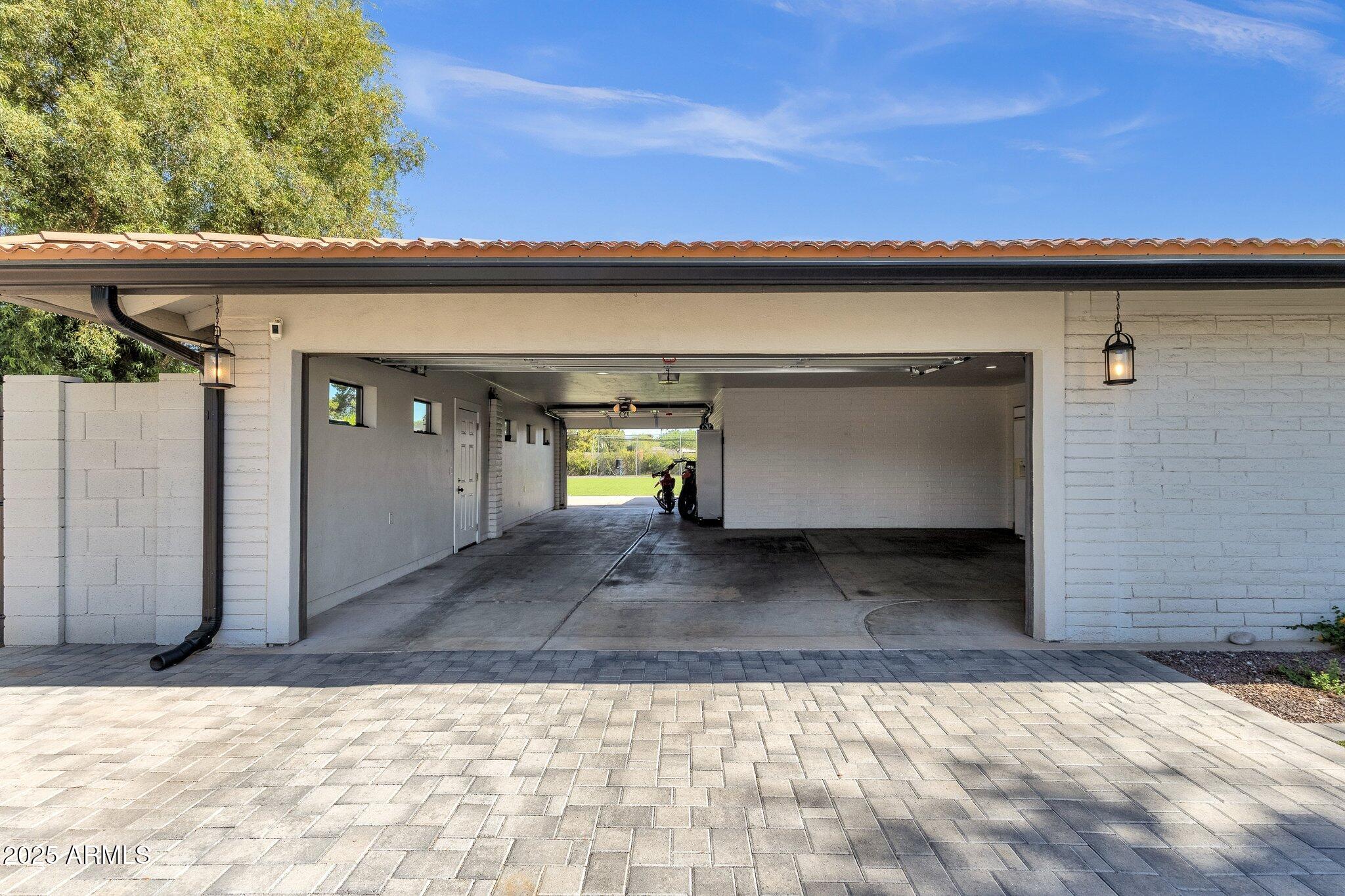 5112 E CHOLLA Street