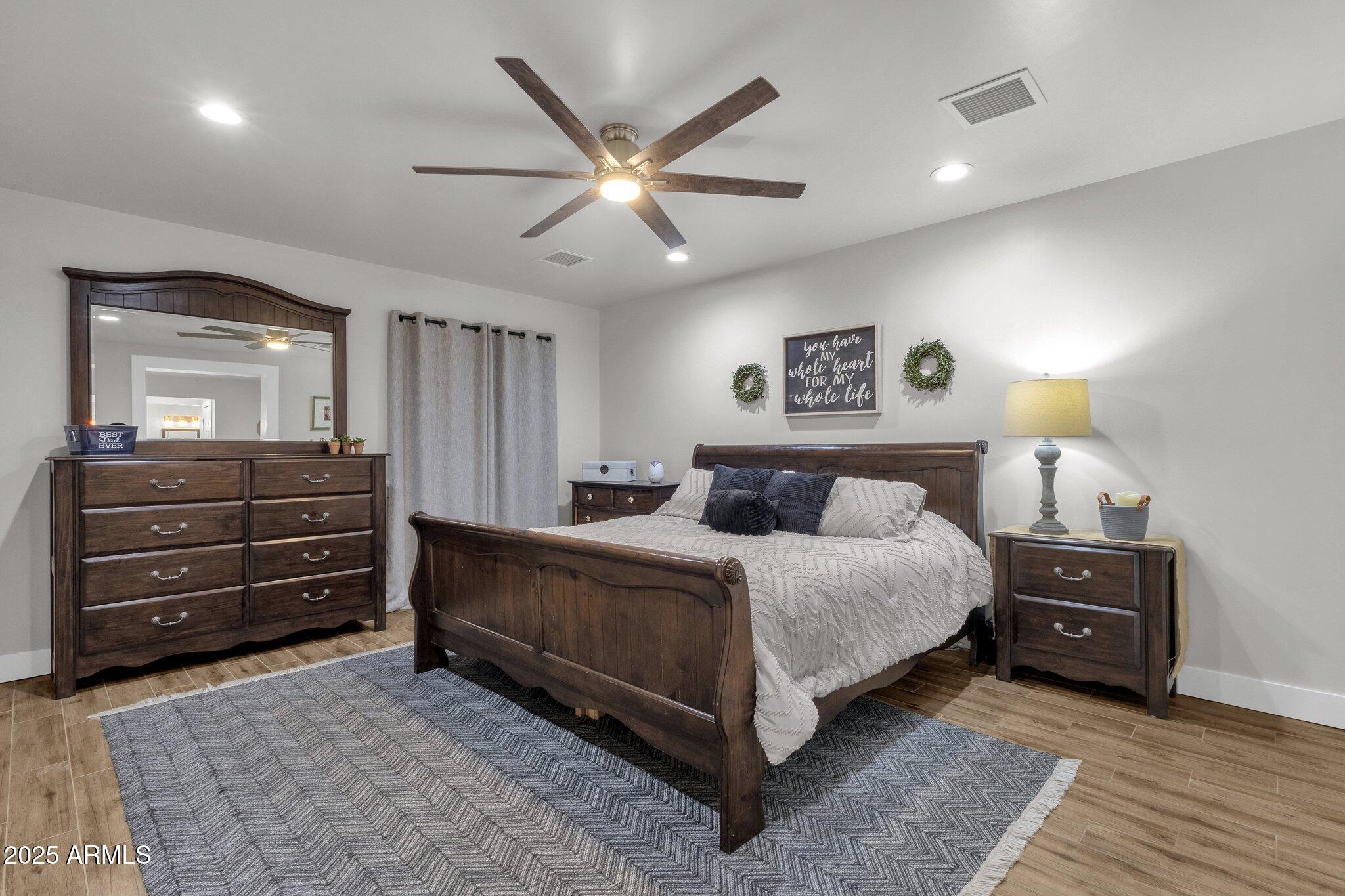 5112 E CHOLLA Street