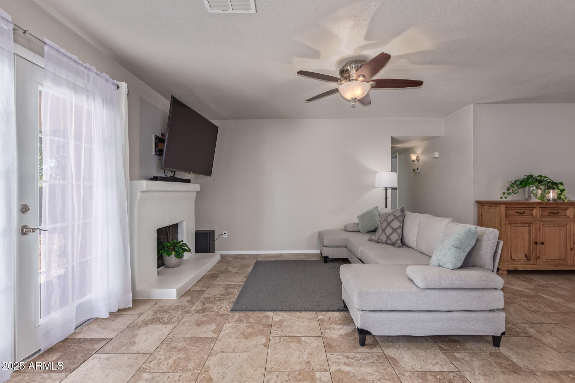 5529 W VILLA MARIA Drive