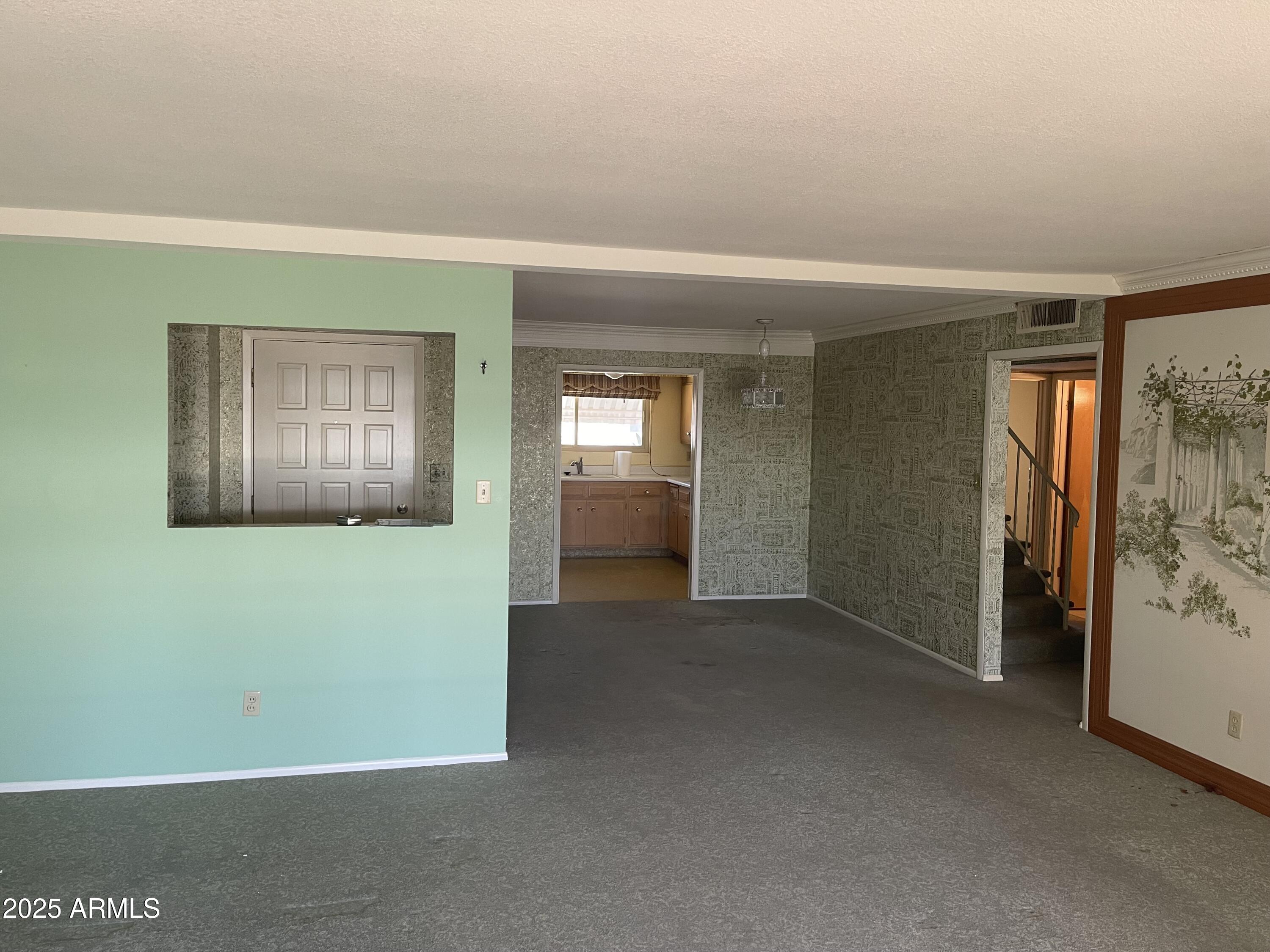 7637 E THORNWOOD Drive