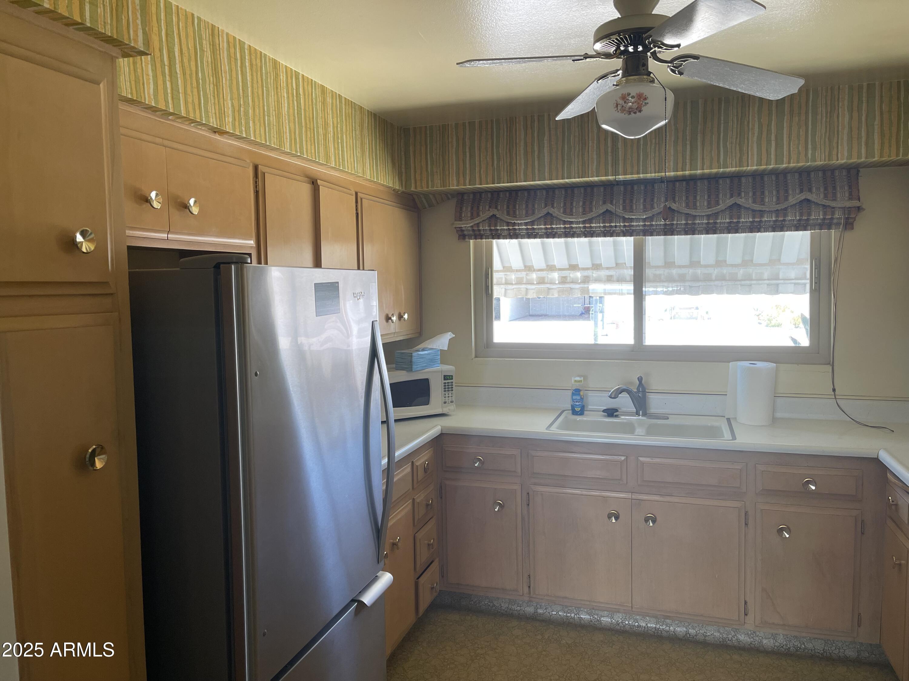 7637 E THORNWOOD Drive