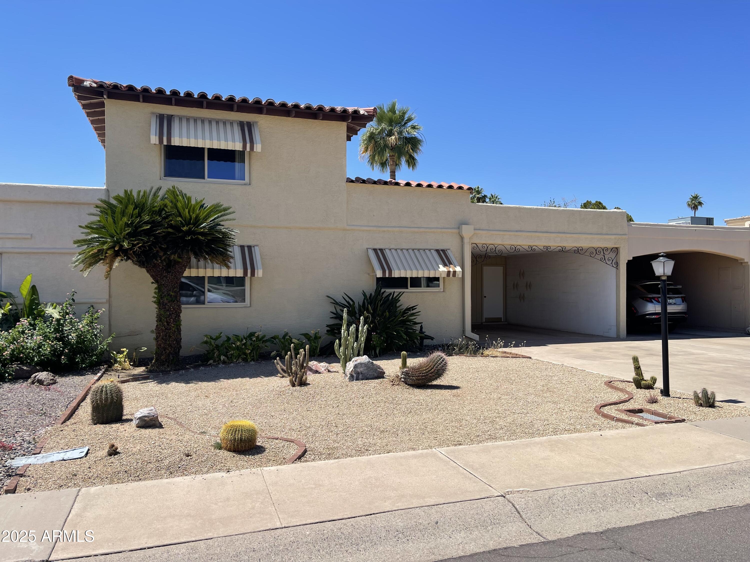 7637 E THORNWOOD Drive