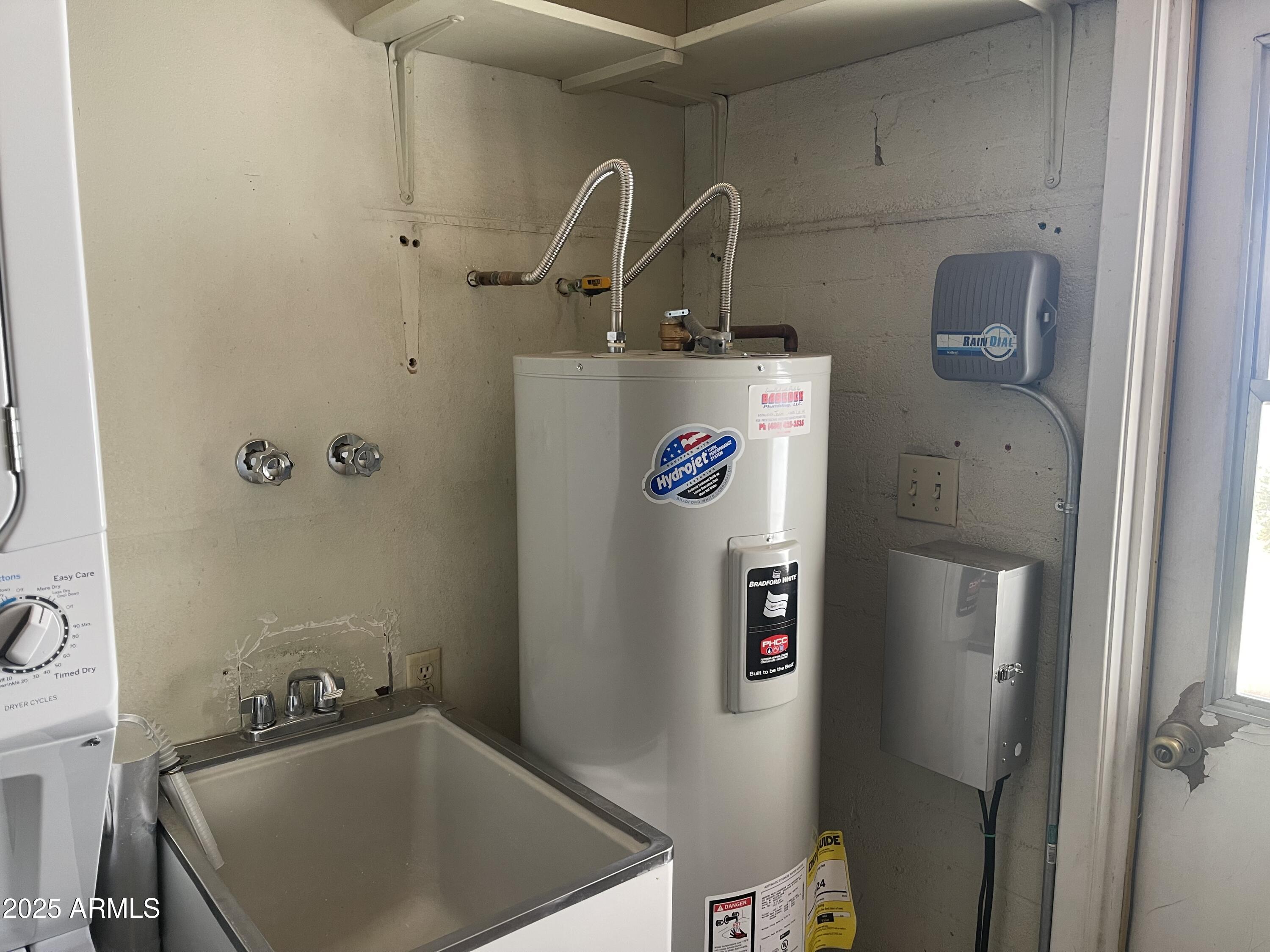 7637 E THORNWOOD Drive