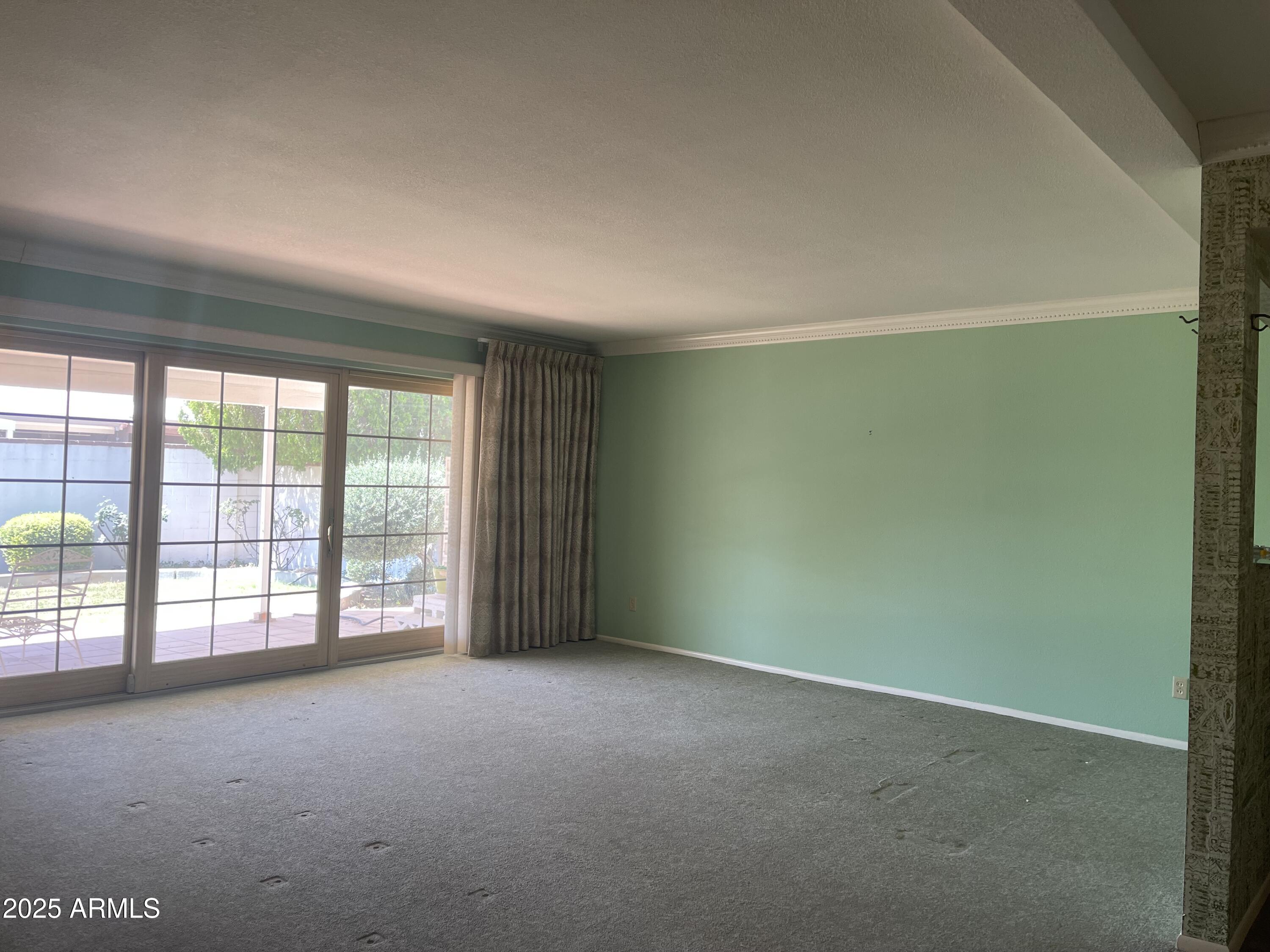 7637 E THORNWOOD Drive