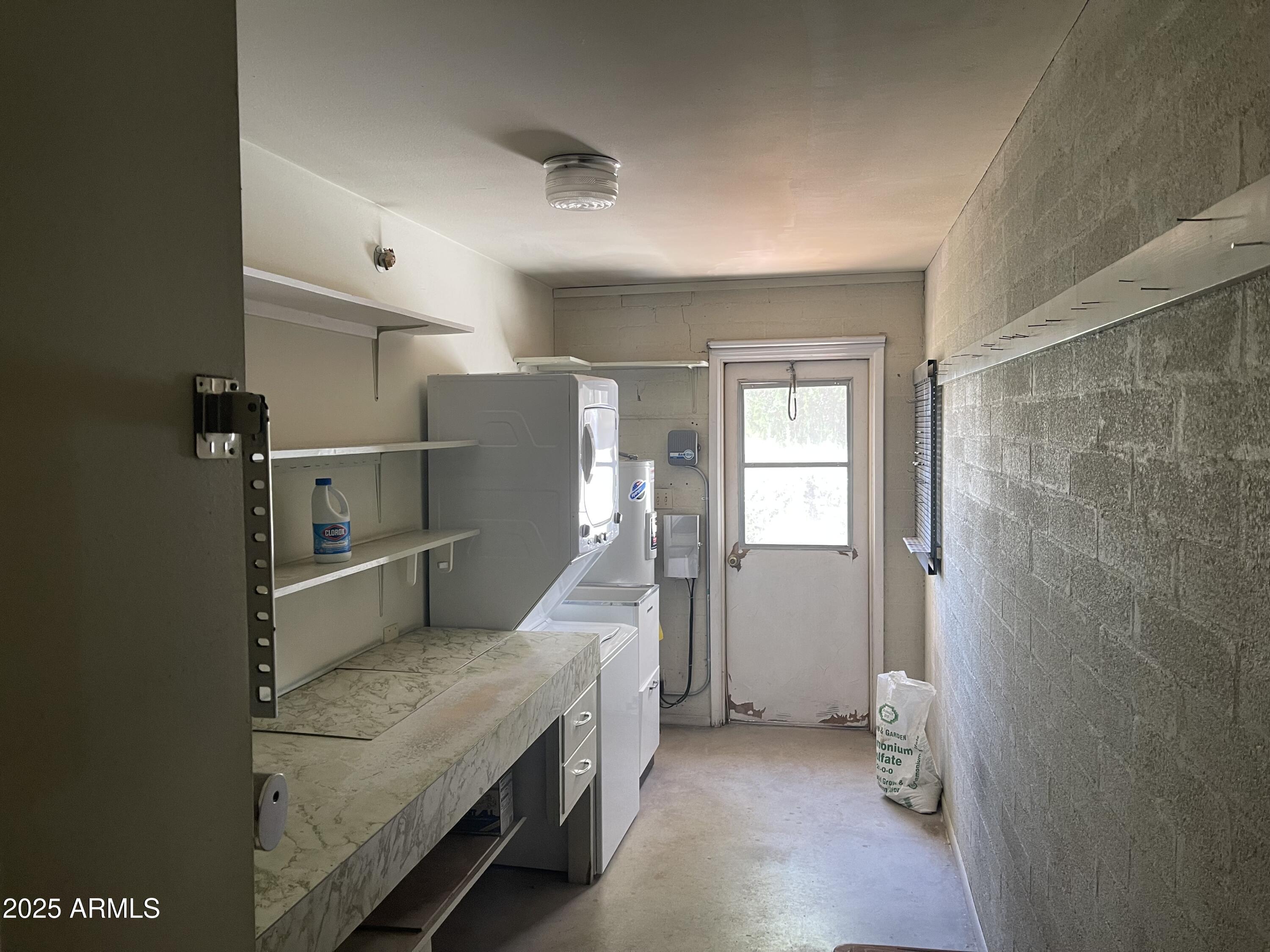 7637 E THORNWOOD Drive