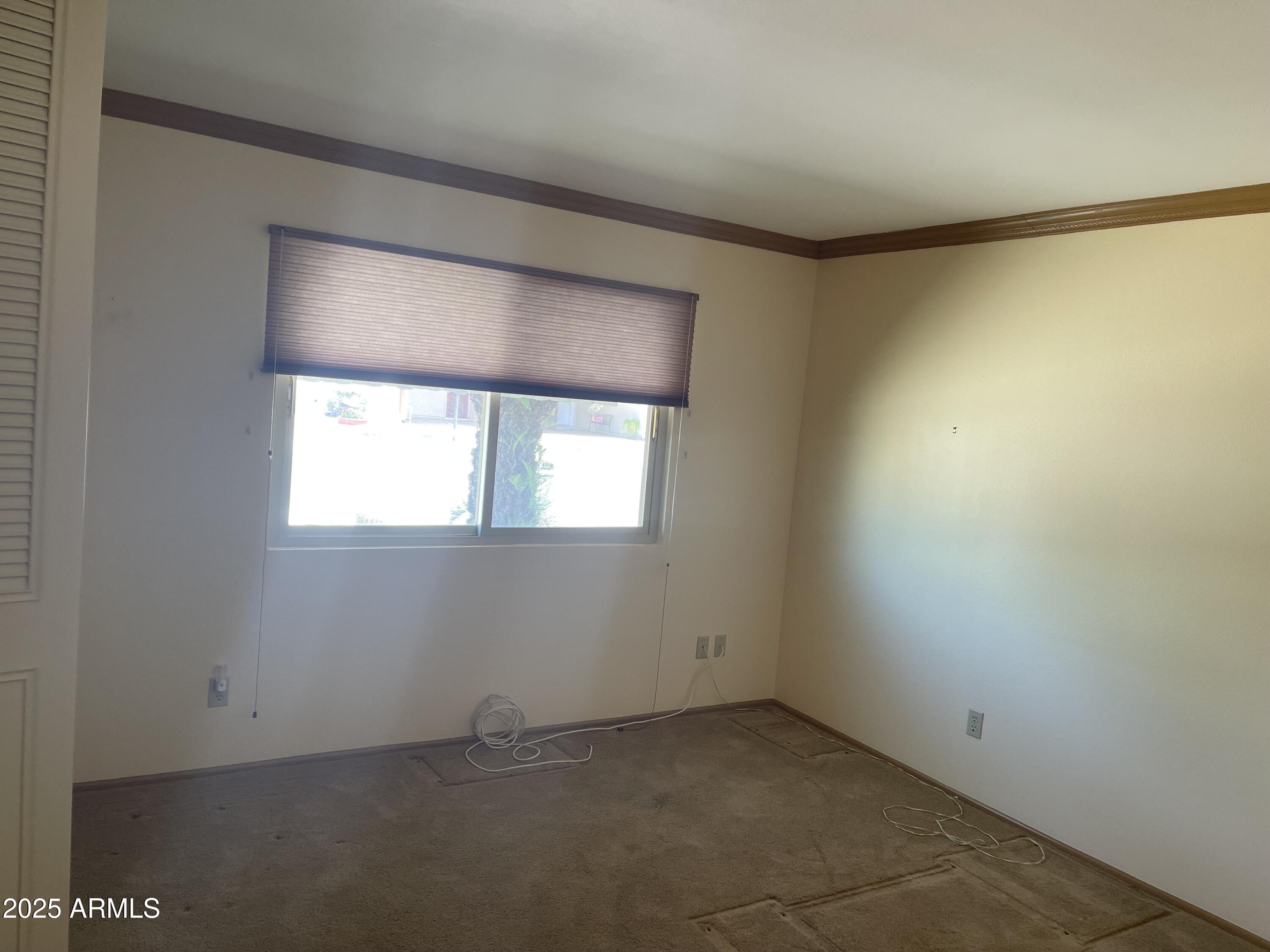 7637 E THORNWOOD Drive